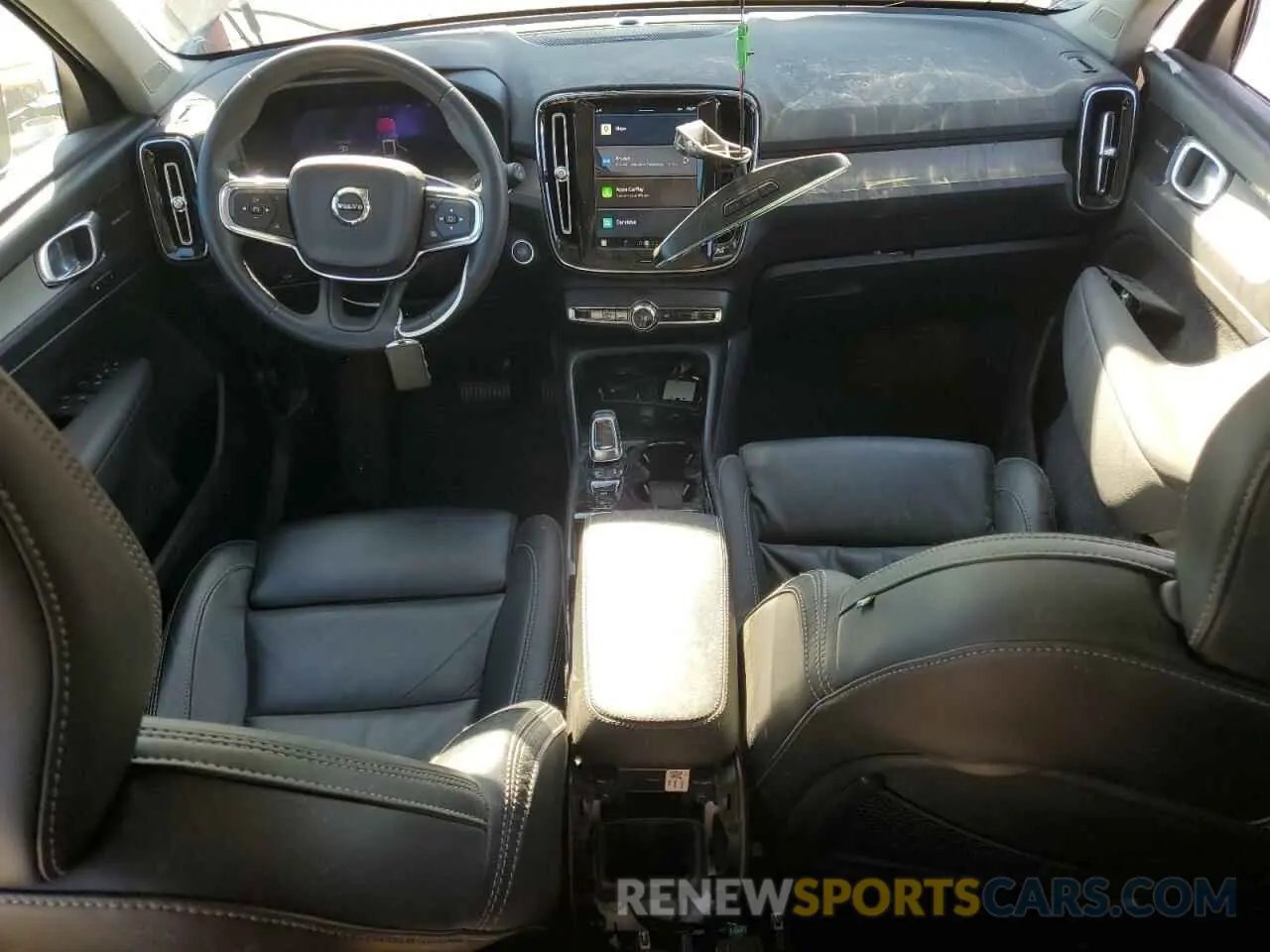 8 fotografías del automóvil dañado YV4L12UE0R2215081 VOLVO XC40 PLUS 2024