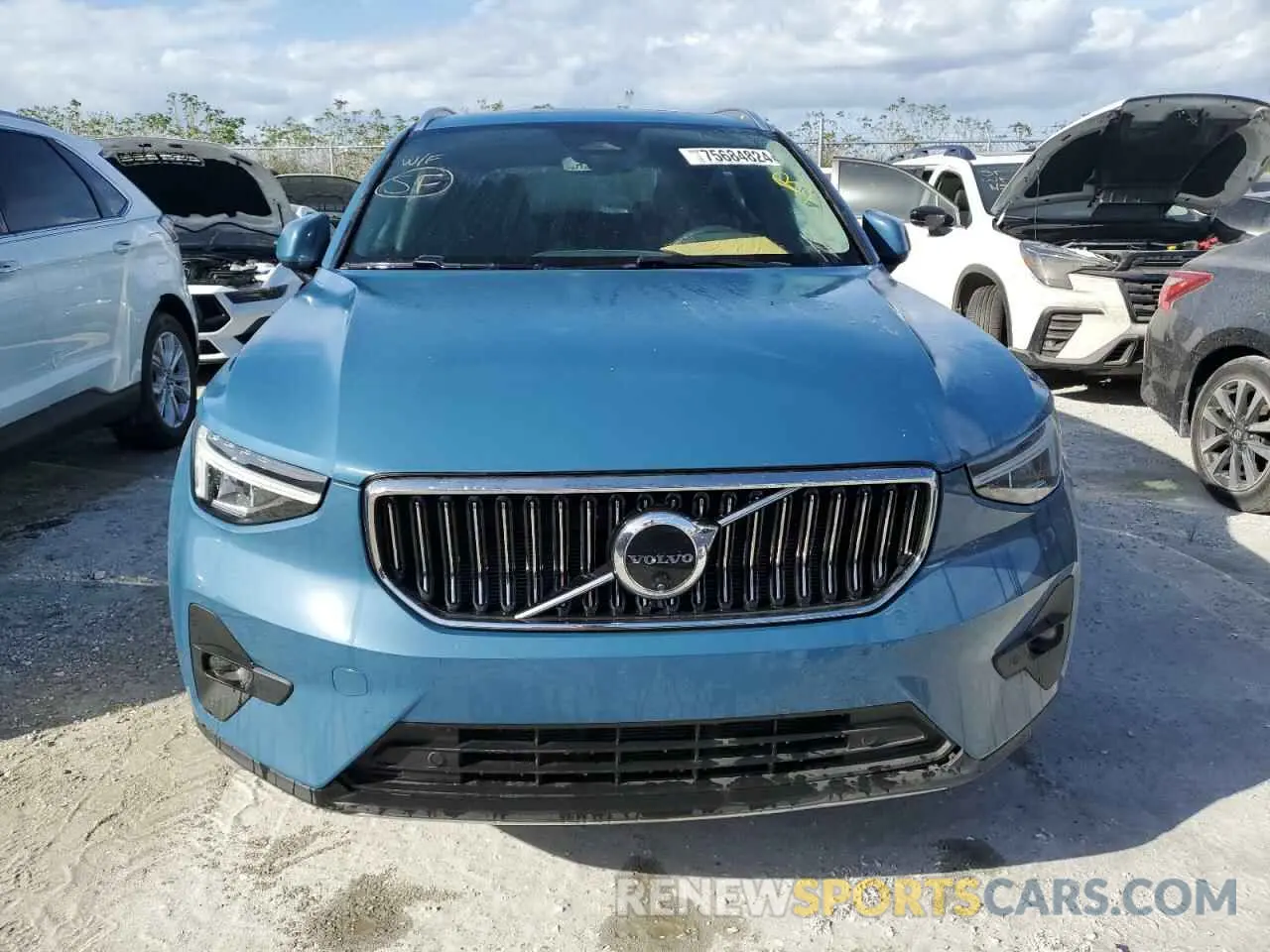 5 fotografías del automóvil dañado YV4L12UE1R2228857 VOLVO XC40 PLUS 2024