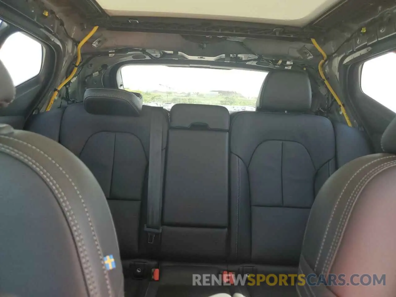 10 fotografías del automóvil dañado YV4L12UE1R2363739 VOLVO XC40 PLUS 2024