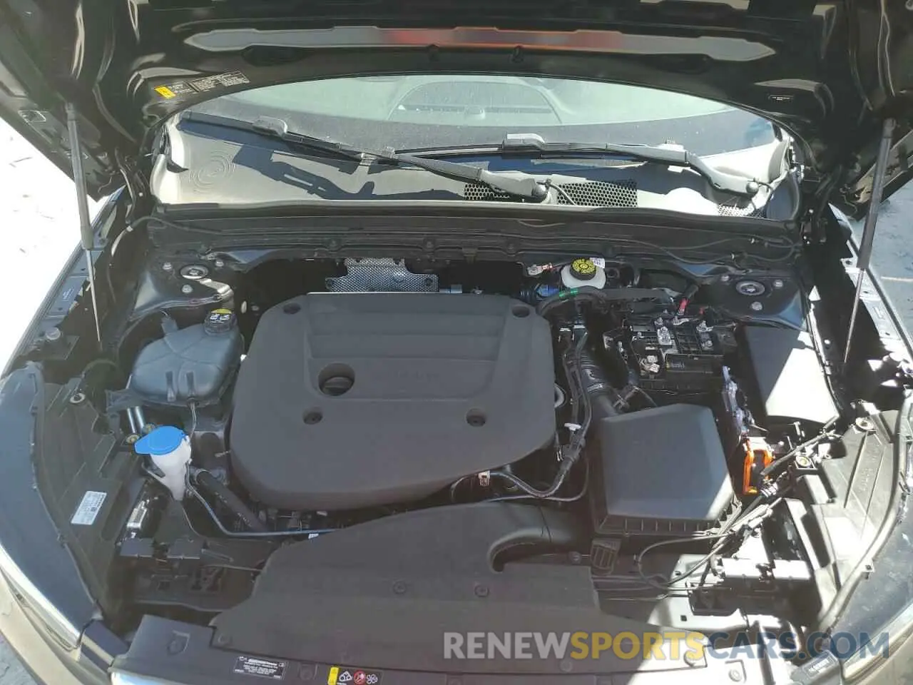 12 fotografías del automóvil dañado YV4L12UE1R2363739 VOLVO XC40 PLUS 2024