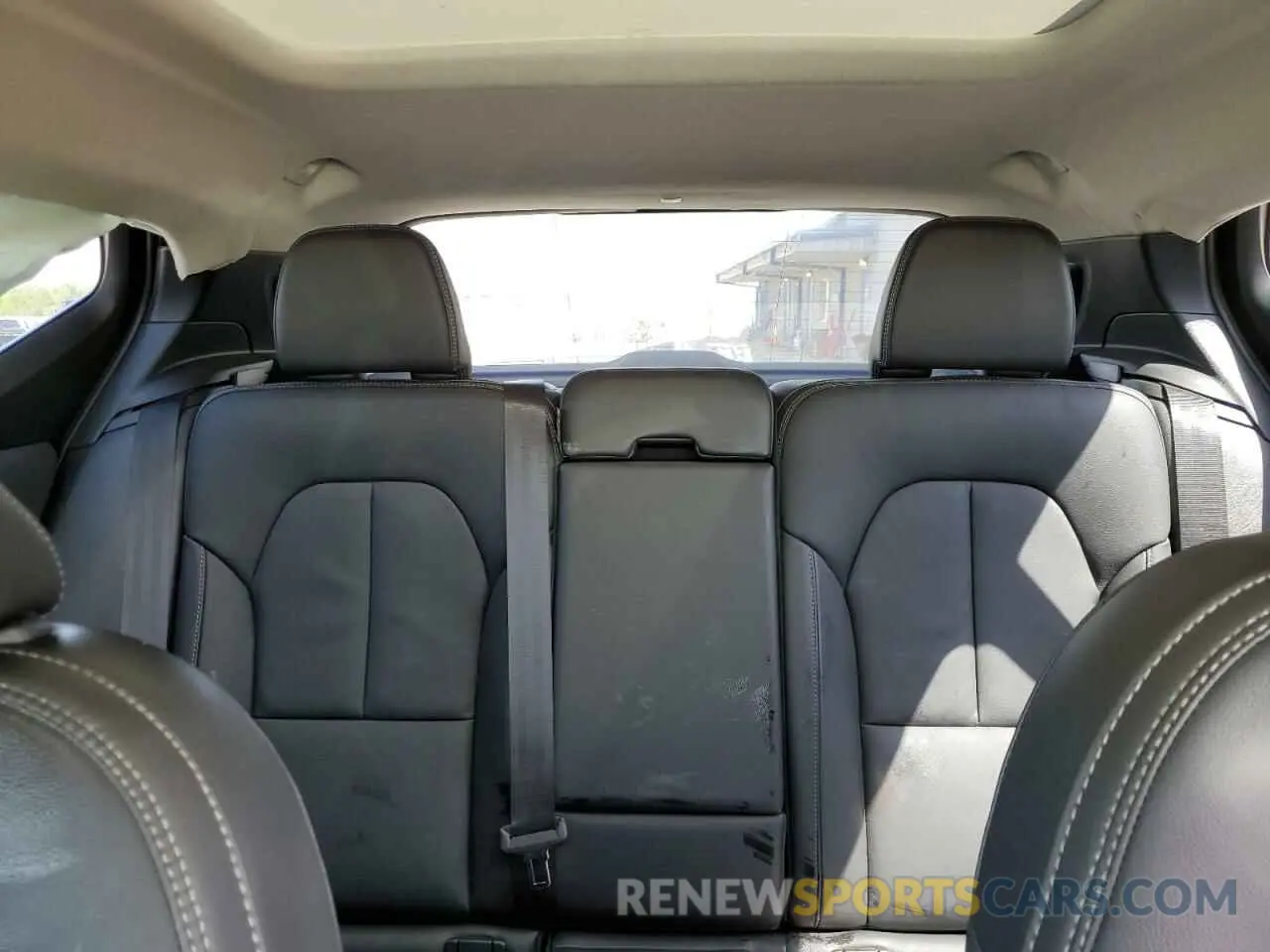 10 fotografías del automóvil dañado YV4L12UE9R2224474 VOLVO XC40 PLUS 2024