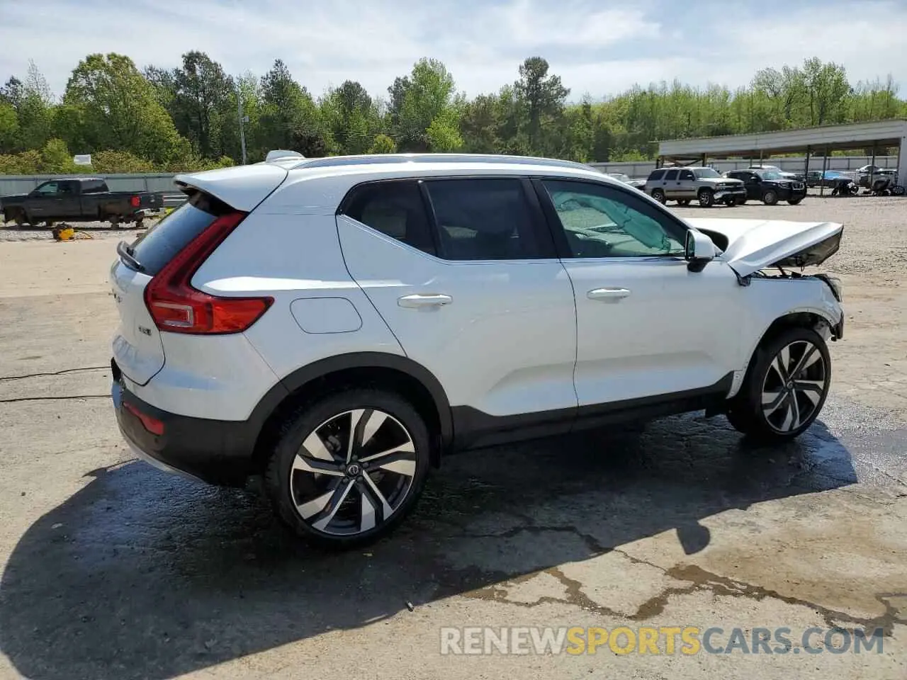 3 fotografías del automóvil dañado YV4L12UE9R2224474 VOLVO XC40 PLUS 2024