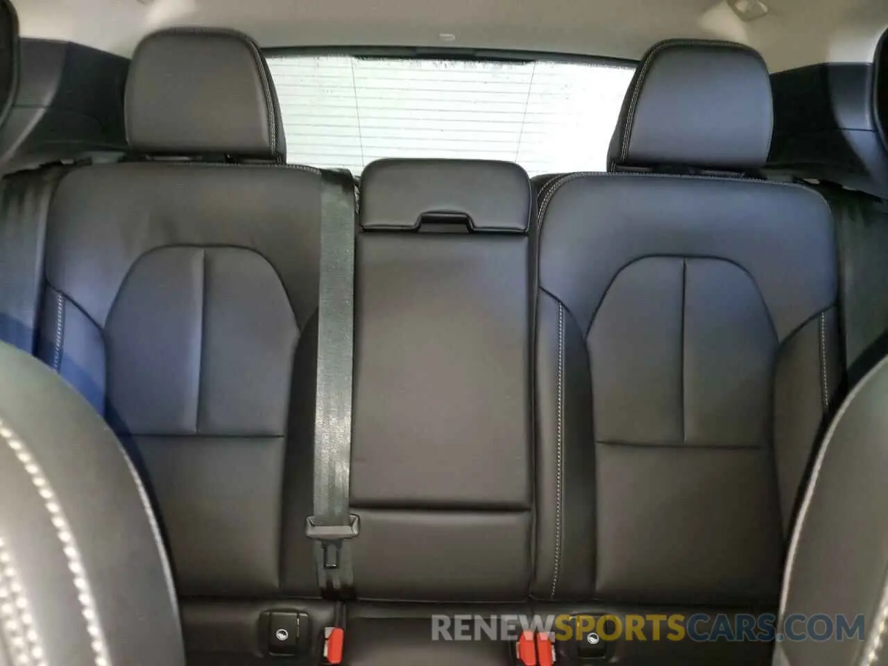 10 fotografías del automóvil dañado YV4L12UEXR2291178 VOLVO XC40 PLUS 2024
