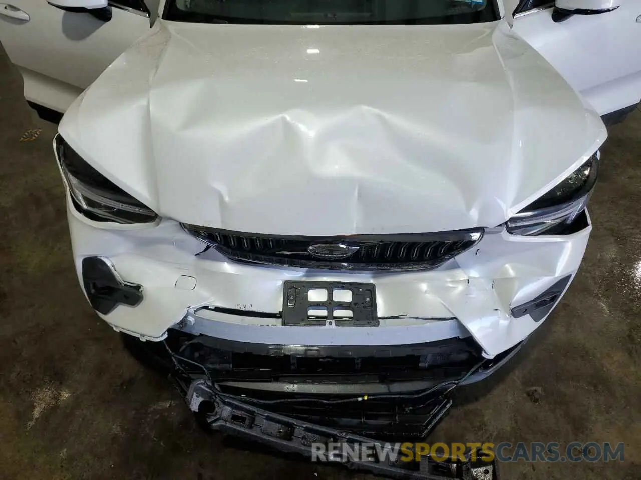 12 fotografías del automóvil dañado YV4L12UEXR2291178 VOLVO XC40 PLUS 2024