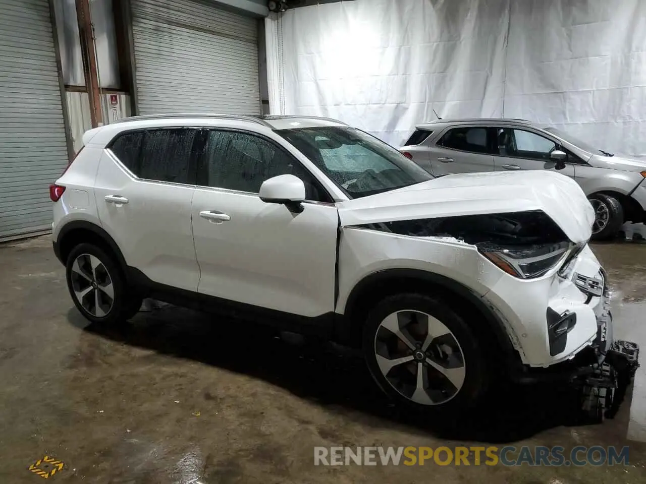 4 fotografías del automóvil dañado YV4L12UEXR2291178 VOLVO XC40 PLUS 2024