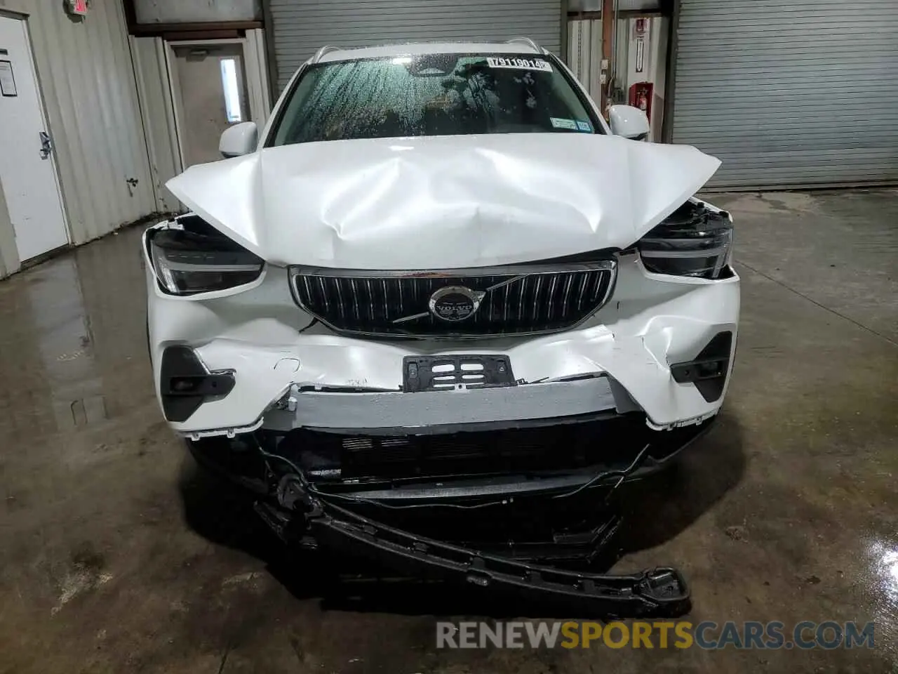 5 fotografías del automóvil dañado YV4L12UEXR2291178 VOLVO XC40 PLUS 2024