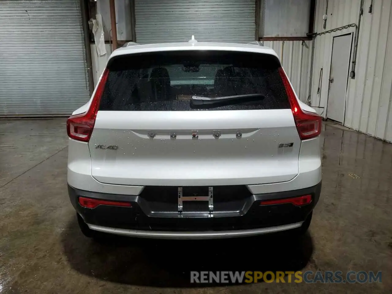 6 fotografías del automóvil dañado YV4L12UEXR2291178 VOLVO XC40 PLUS 2024