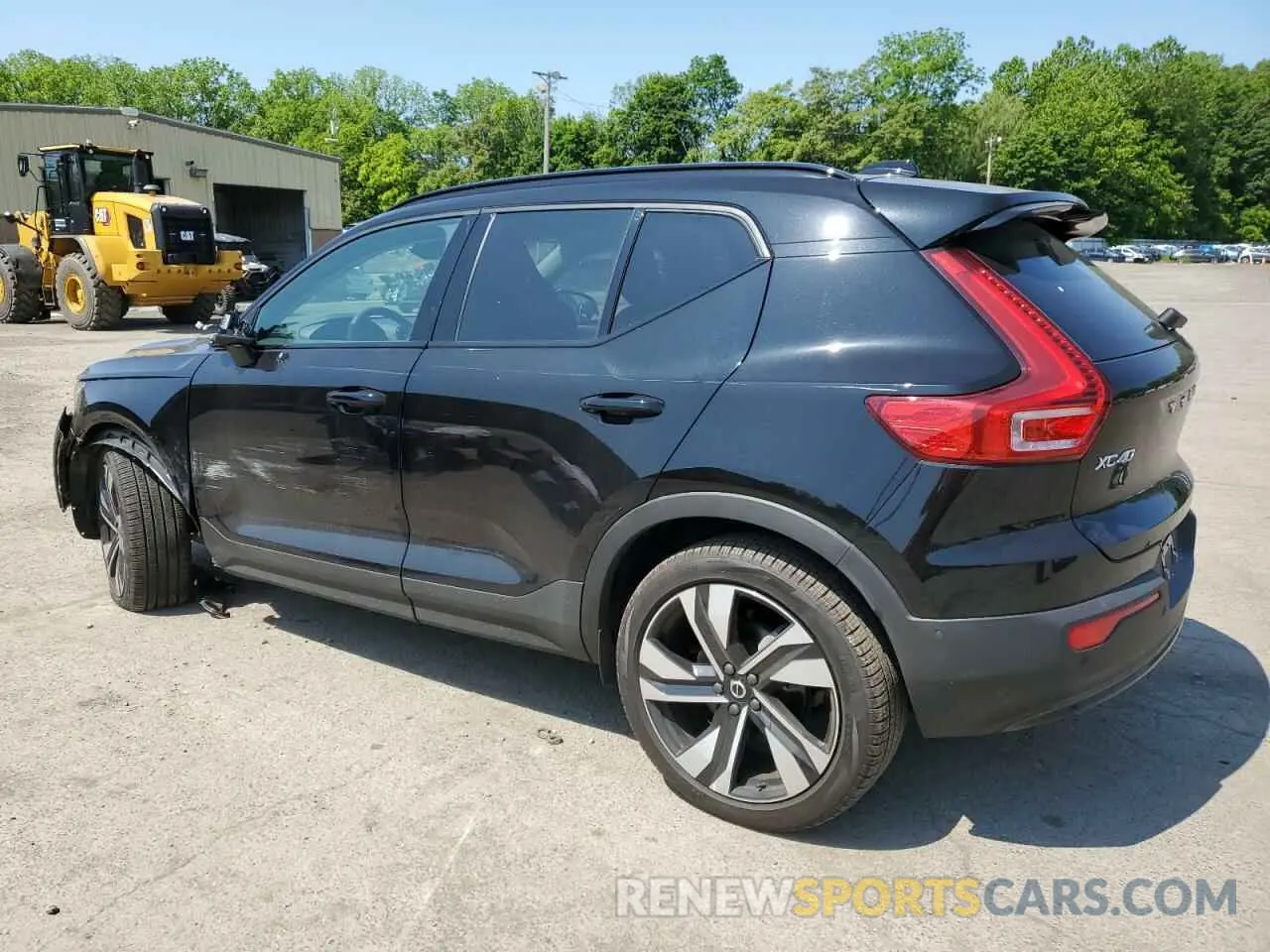 2 fotografías del automóvil dañado YV4L12UL0R2206363 VOLVO XC40 PLUS 2024