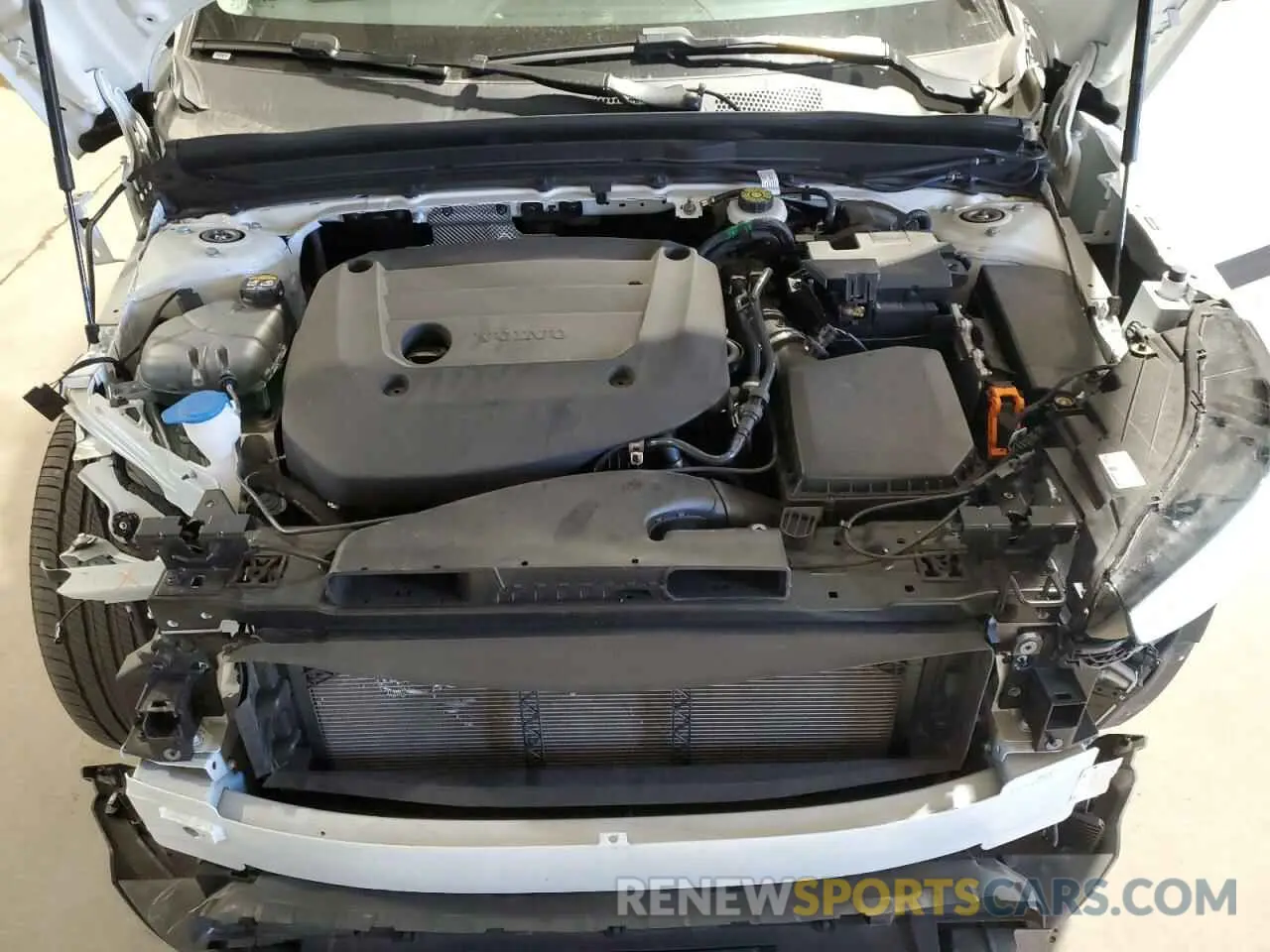 12 fotografías del automóvil dañado YV4L12UL2R2349606 VOLVO XC40 PLUS 2024