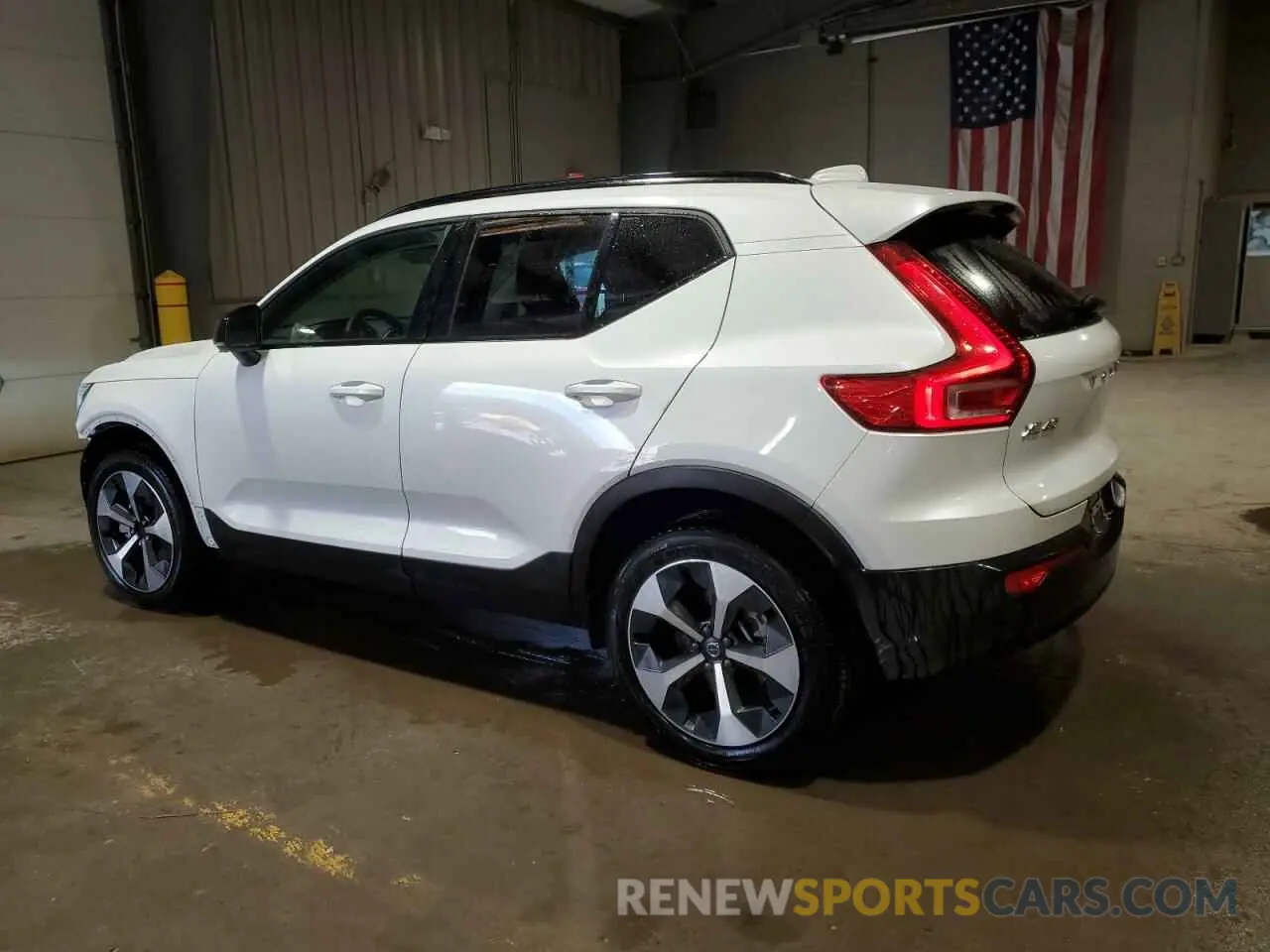 2 fotografías del automóvil dañado YV4L12UL2R2349606 VOLVO XC40 PLUS 2024