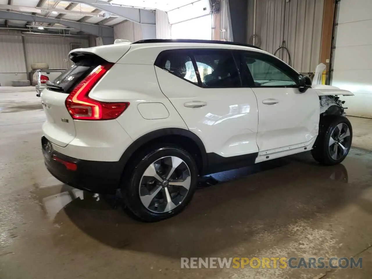 3 fotografías del automóvil dañado YV4L12UL2R2349606 VOLVO XC40 PLUS 2024