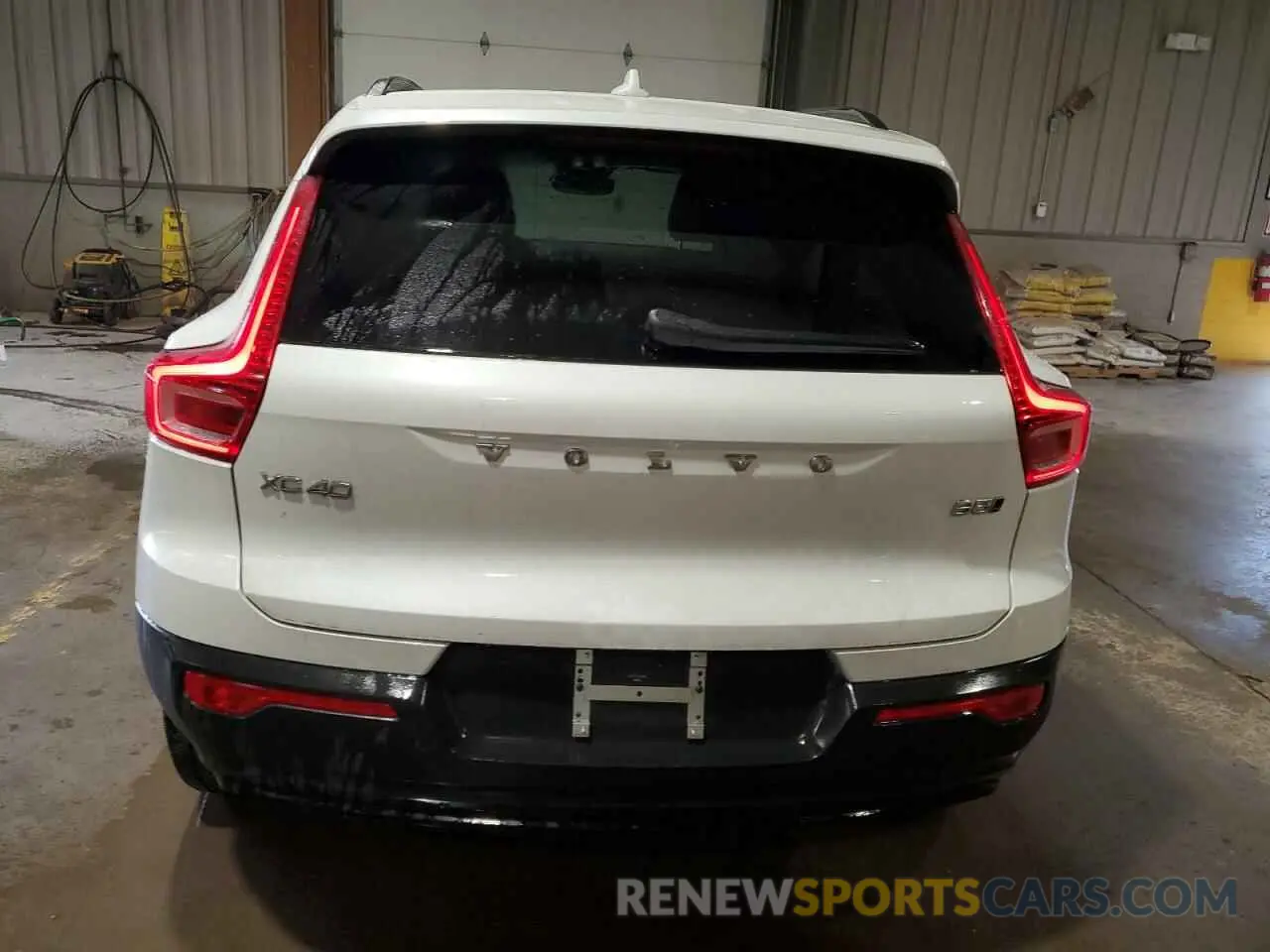 6 fotografías del automóvil dañado YV4L12UL2R2349606 VOLVO XC40 PLUS 2024