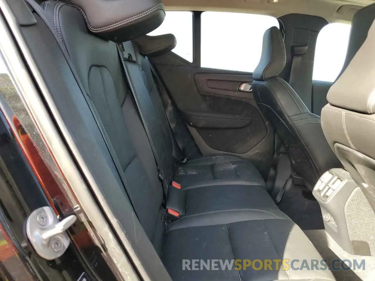 11 fotografías del automóvil dañado YV4L12UL5R2246406 VOLVO XC40 PLUS 2024