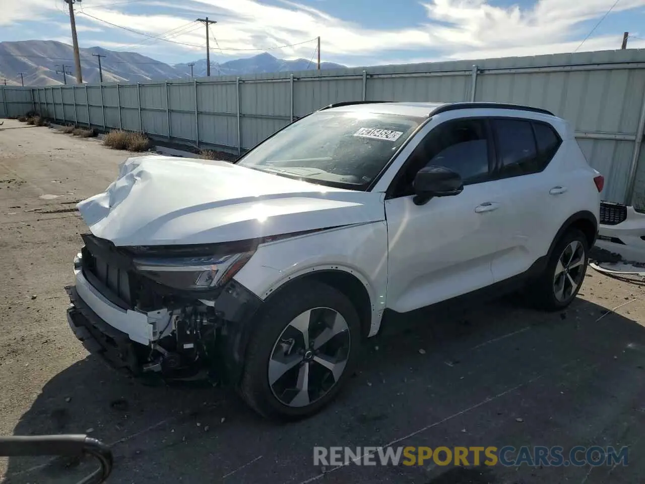 1 fotografías del automóvil dañado YV4L12UL8R2341509 VOLVO XC40 PLUS 2024