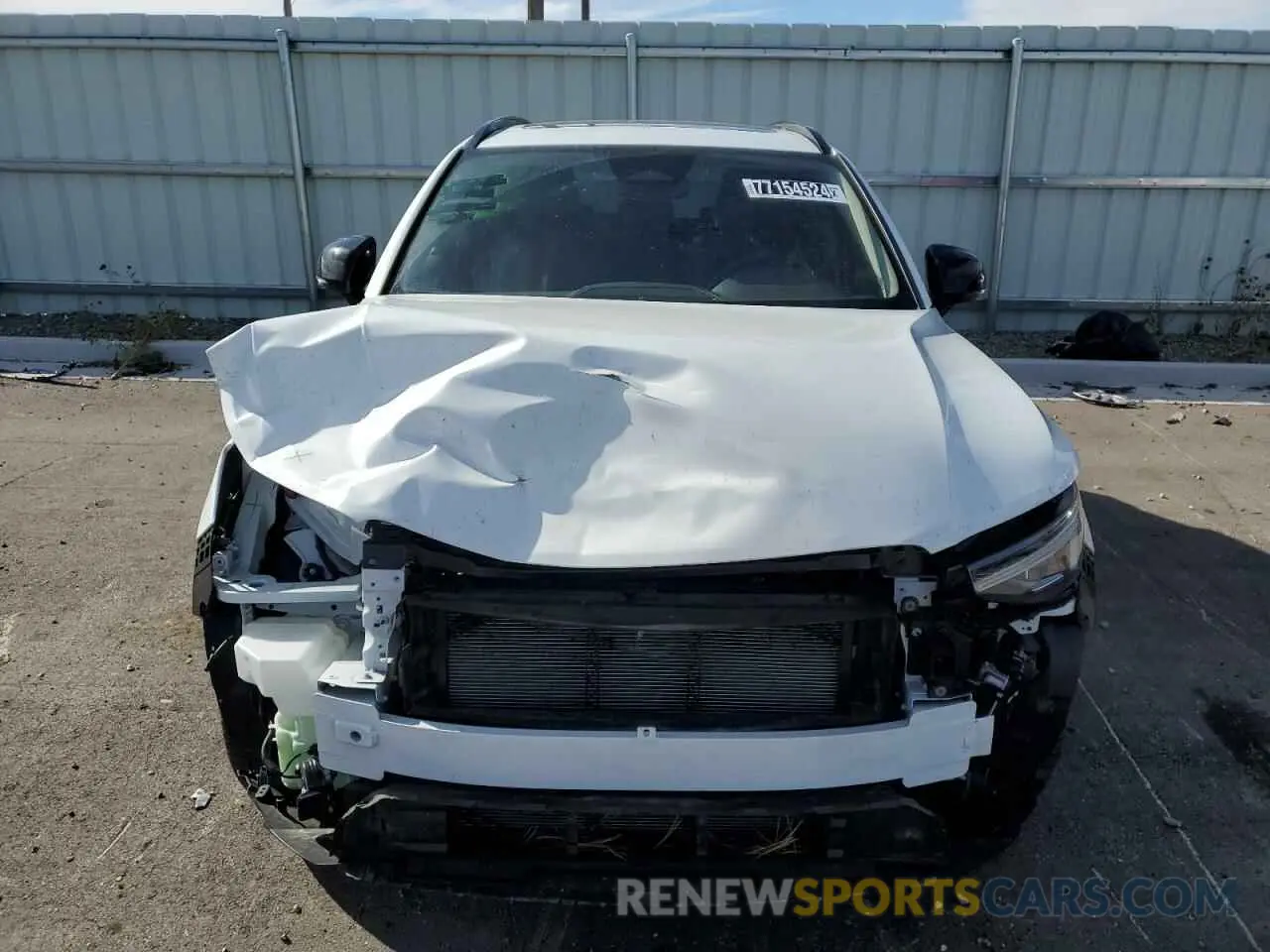5 fotografías del automóvil dañado YV4L12UL8R2341509 VOLVO XC40 PLUS 2024