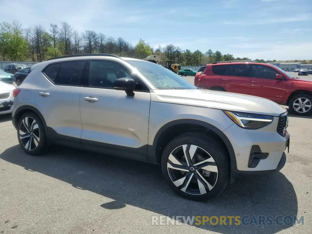 4 fotografías del automóvil dañado YV4L12ULXR2226152 VOLVO XC40 PLUS 2024