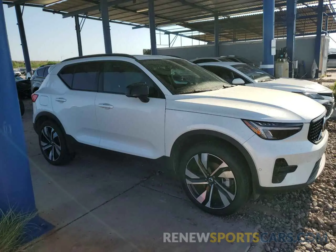 4 fotografías del automóvil dañado YV4L12ULXR2254114 VOLVO XC40 PLUS 2024