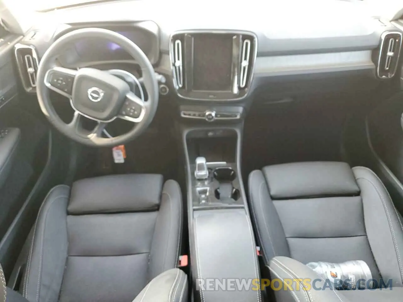 8 fotografías del automóvil dañado YV4L12ULXR2254114 VOLVO XC40 PLUS 2024