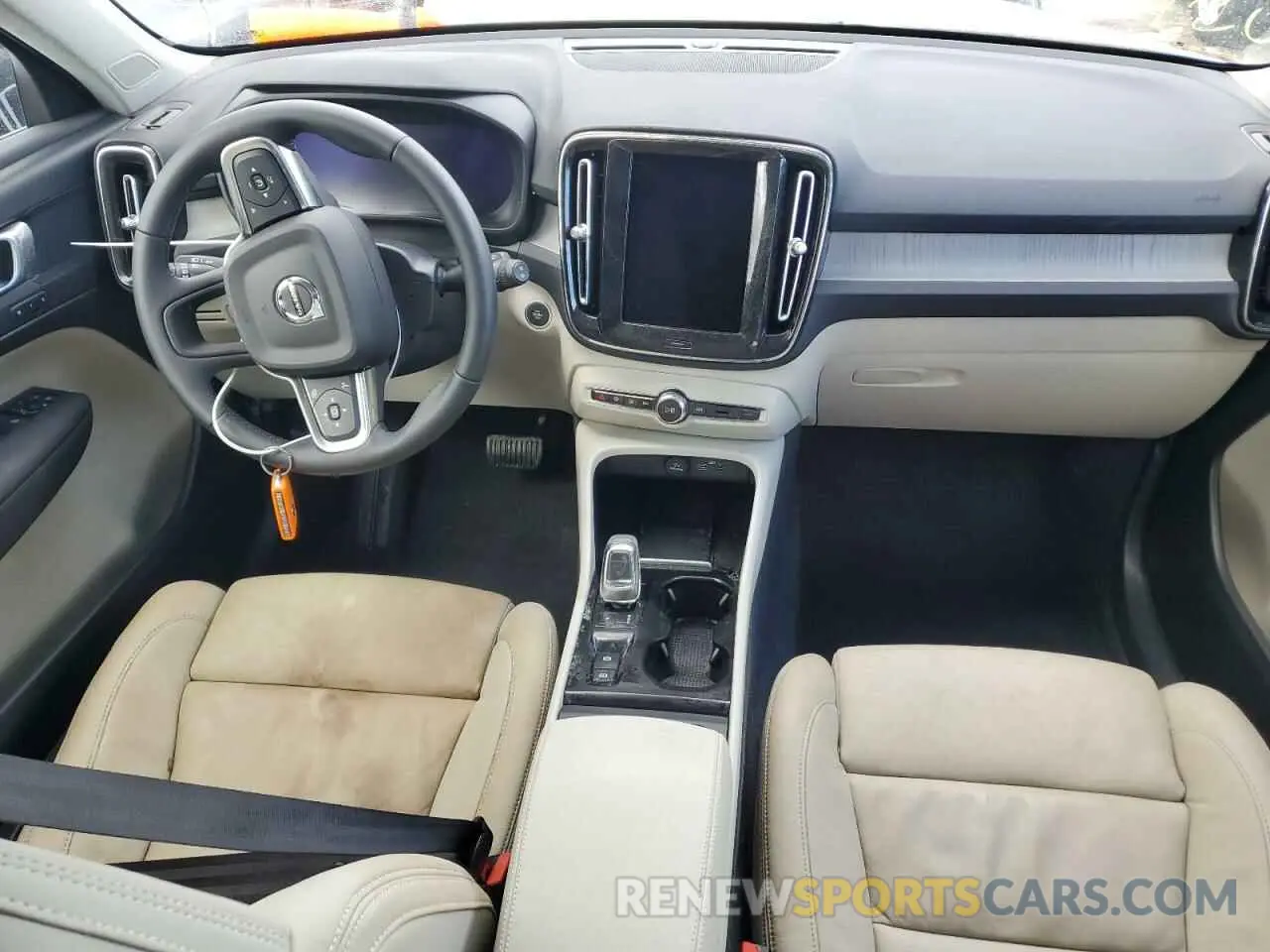 8 fotografías del automóvil dañado YV4L12ULXR2314263 VOLVO XC40 PLUS 2024