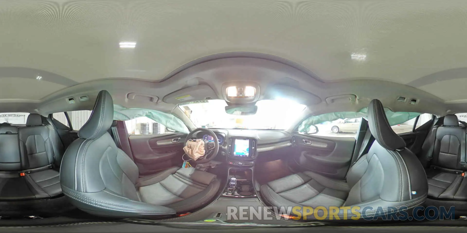 16 fotografías del automóvil dañado YV4L12UC2S2488222 VOLVO XC40 PLUS 2025