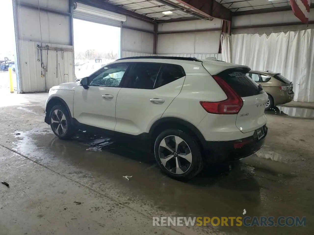 2 fotografías del automóvil dañado YV4L12UC2S2488222 VOLVO XC40 PLUS 2025