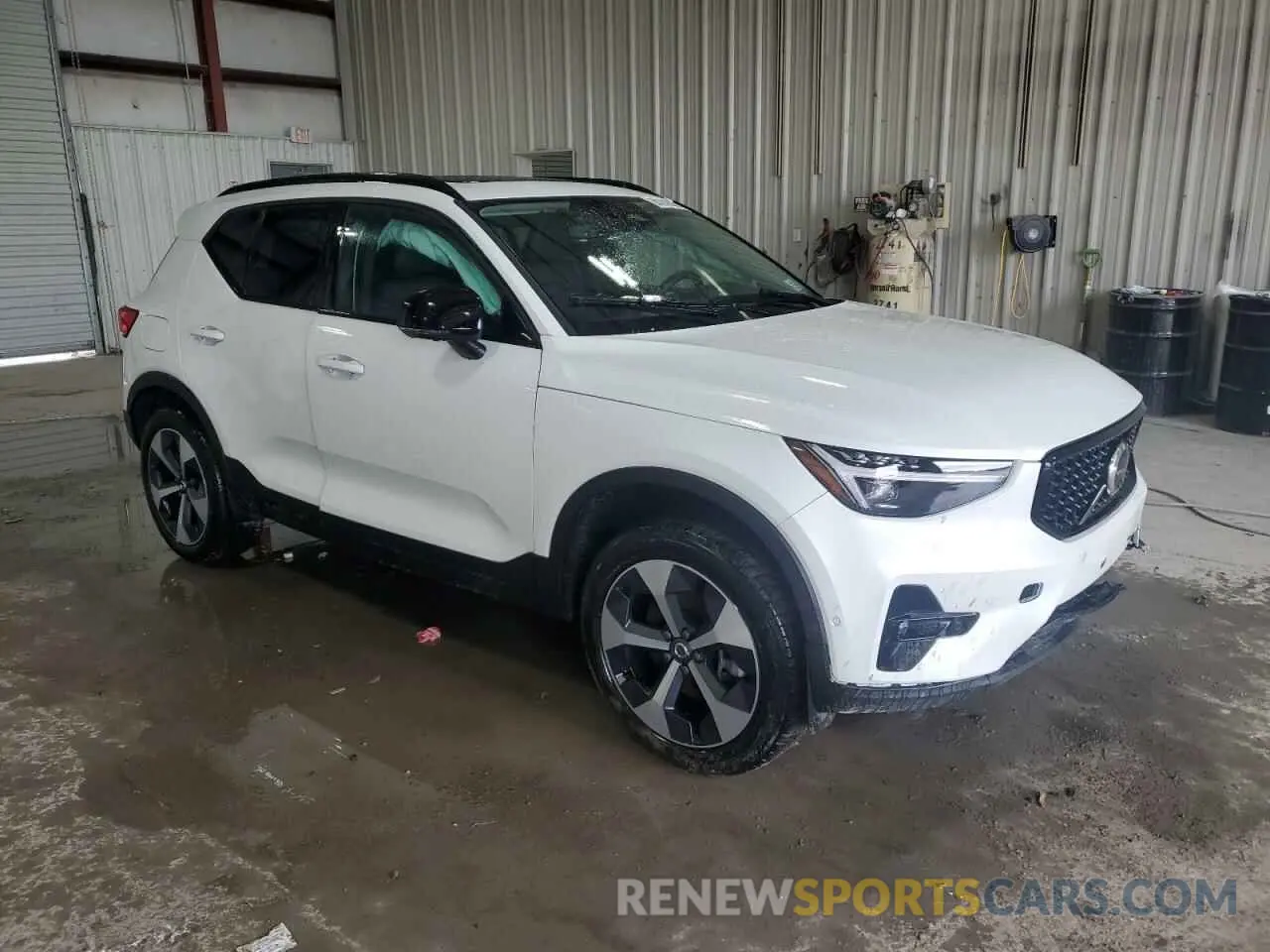 4 fotografías del automóvil dañado YV4L12UC2S2488222 VOLVO XC40 PLUS 2025
