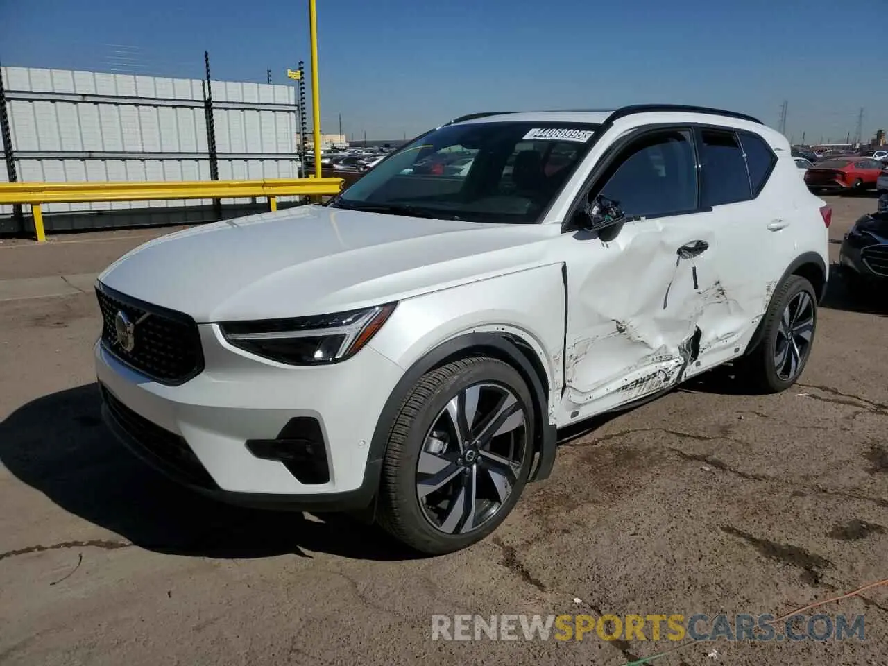 1 fotografías del automóvil dañado YV4L12UC8S2500874 VOLVO XC40 PLUS 2025