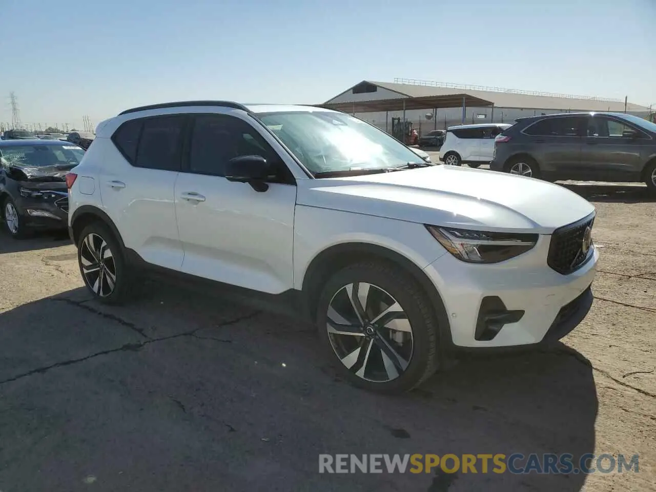 4 fotografías del automóvil dañado YV4L12UC8S2500874 VOLVO XC40 PLUS 2025