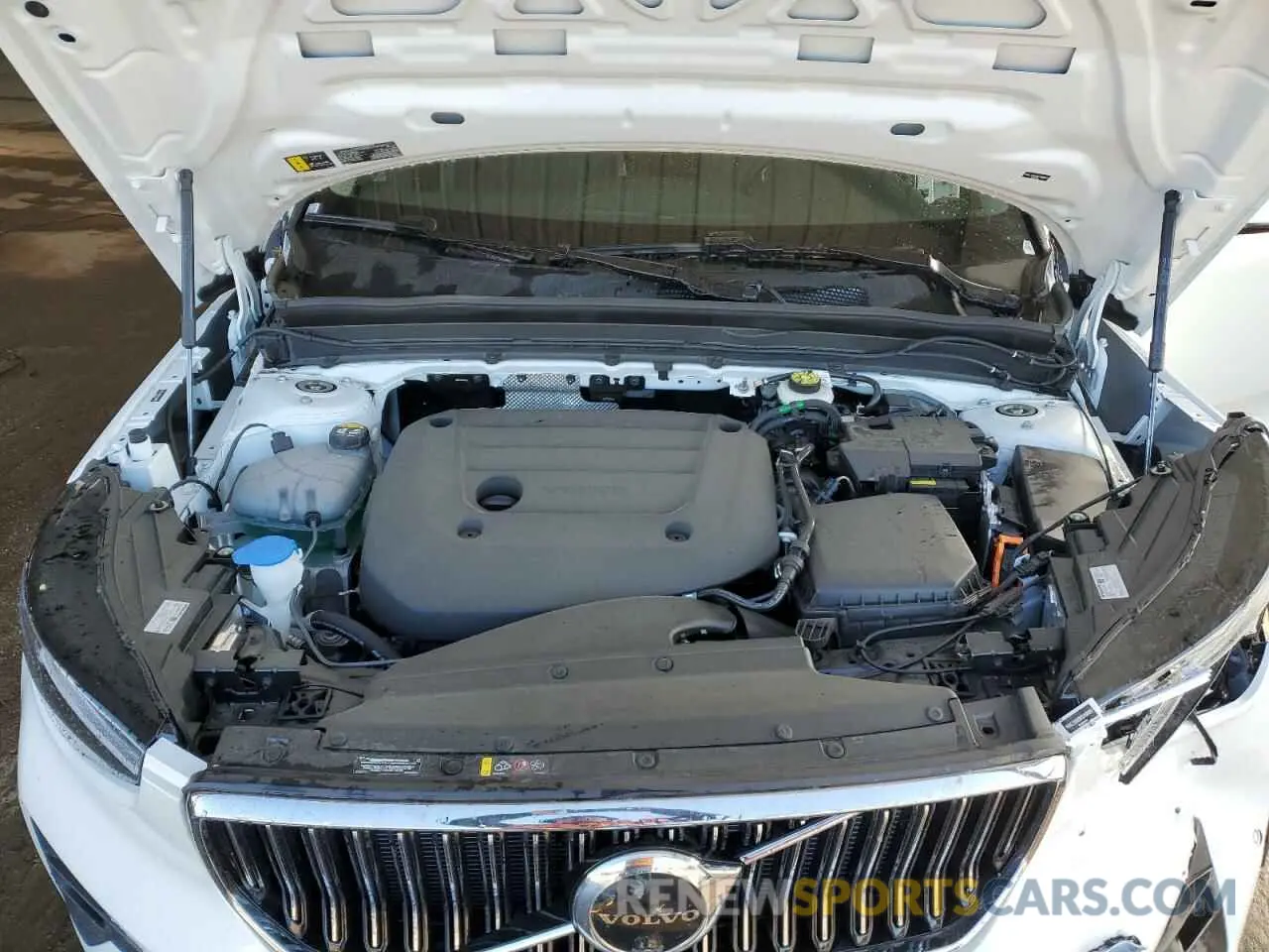 12 fotografías del automóvil dañado YV4L12UE0S2480881 VOLVO XC40 PLUS 2025