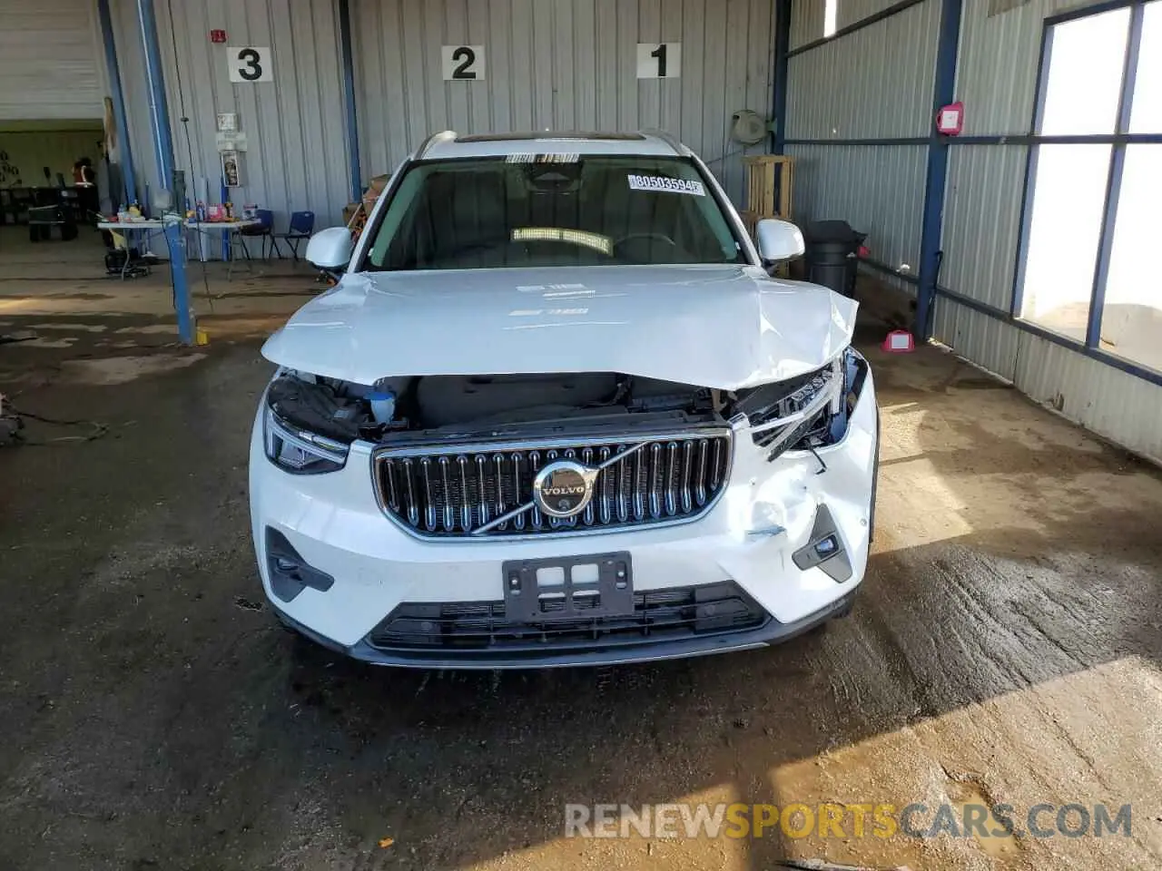 5 fotografías del automóvil dañado YV4L12UE0S2480881 VOLVO XC40 PLUS 2025