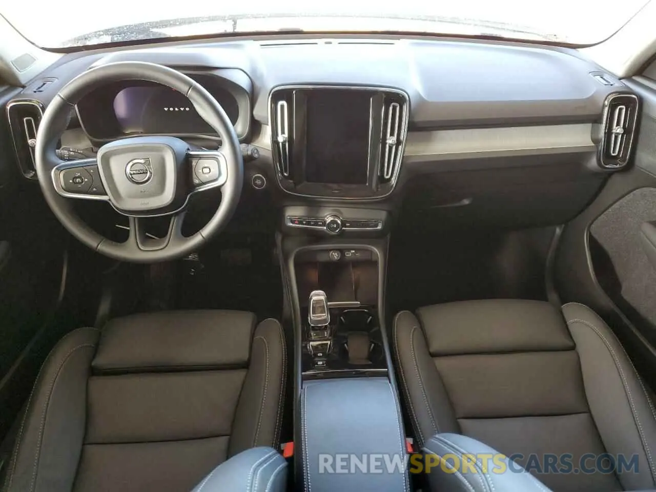 8 fotografías del automóvil dañado YV4L12UE0S2480881 VOLVO XC40 PLUS 2025