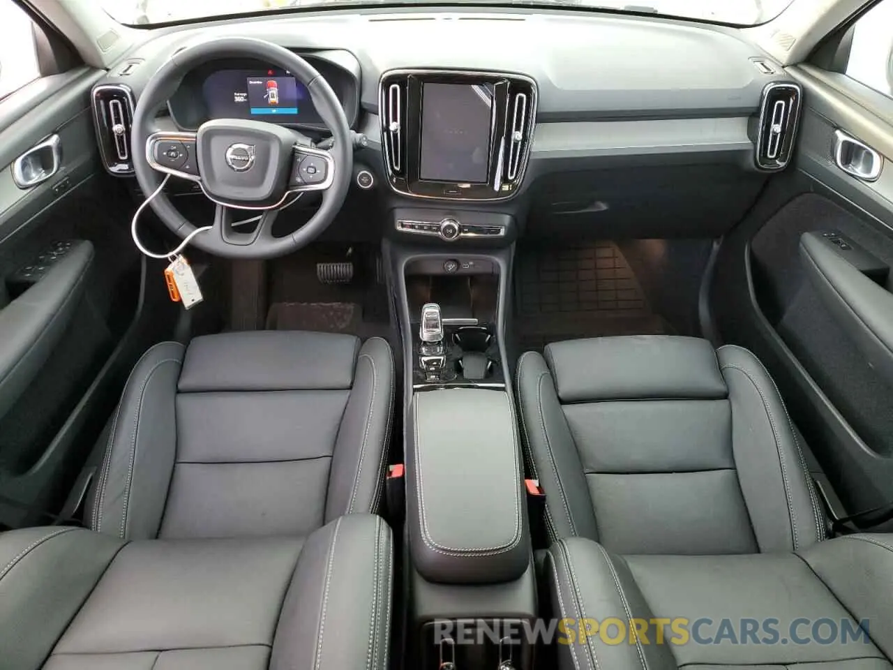 8 fotografías del automóvil dañado YV4L12UE2S2461572 VOLVO XC40 PLUS 2025