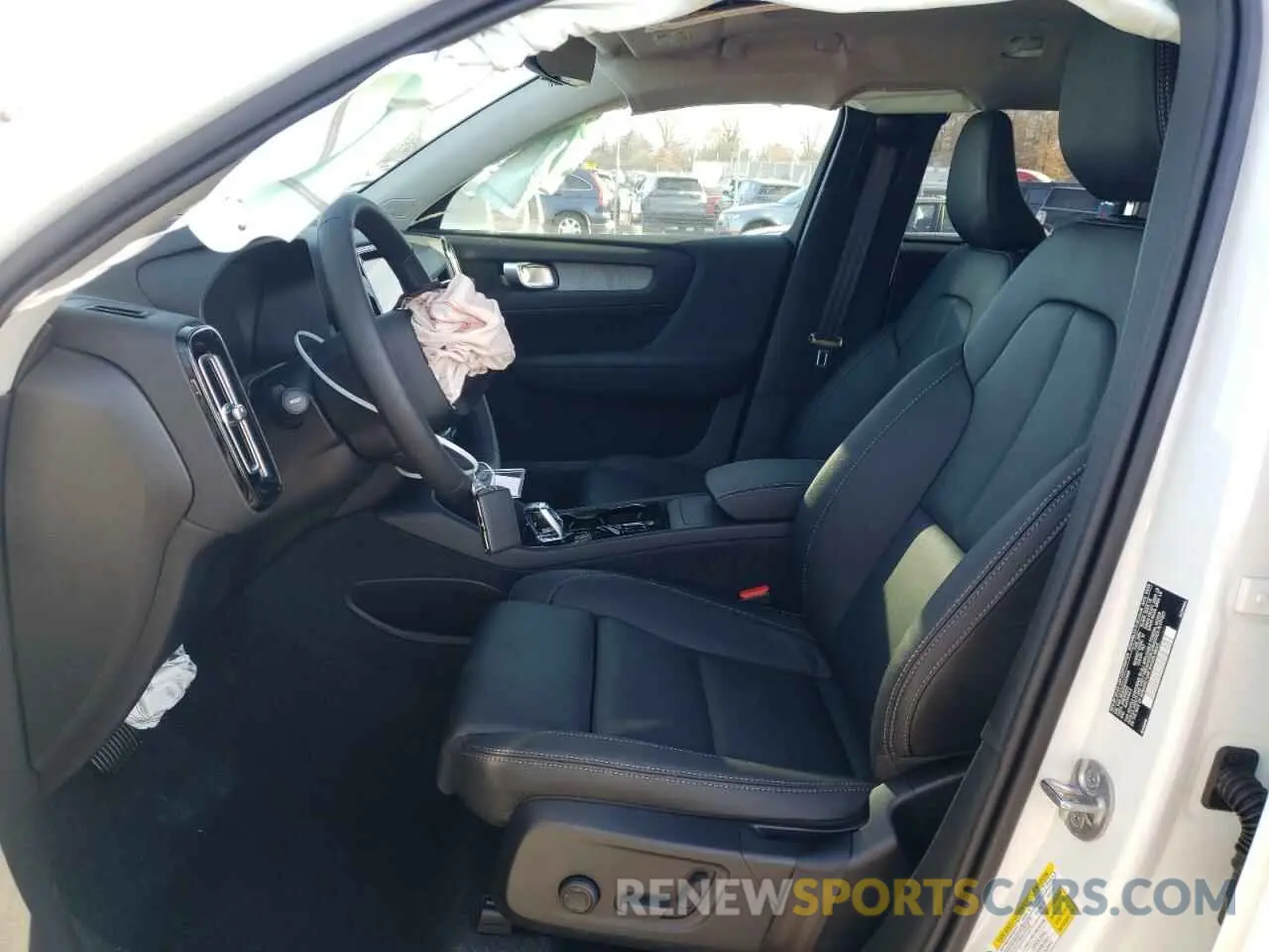 7 fotografías del automóvil dañado YV4L12UE5S2503426 VOLVO XC40 PLUS 2025