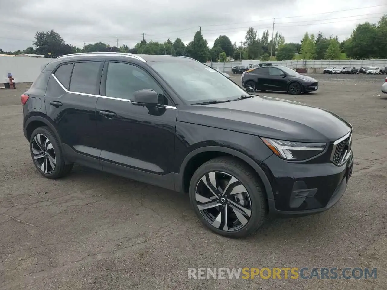 4 fotografías del automóvil dañado YV4L12UE8S2505476 VOLVO XC40 PLUS 2025