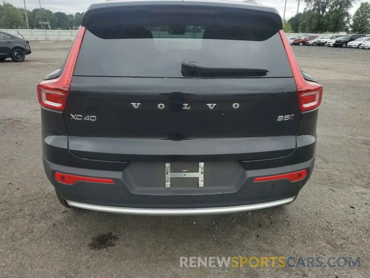 6 fotografías del automóvil dañado YV4L12UE8S2505476 VOLVO XC40 PLUS 2025