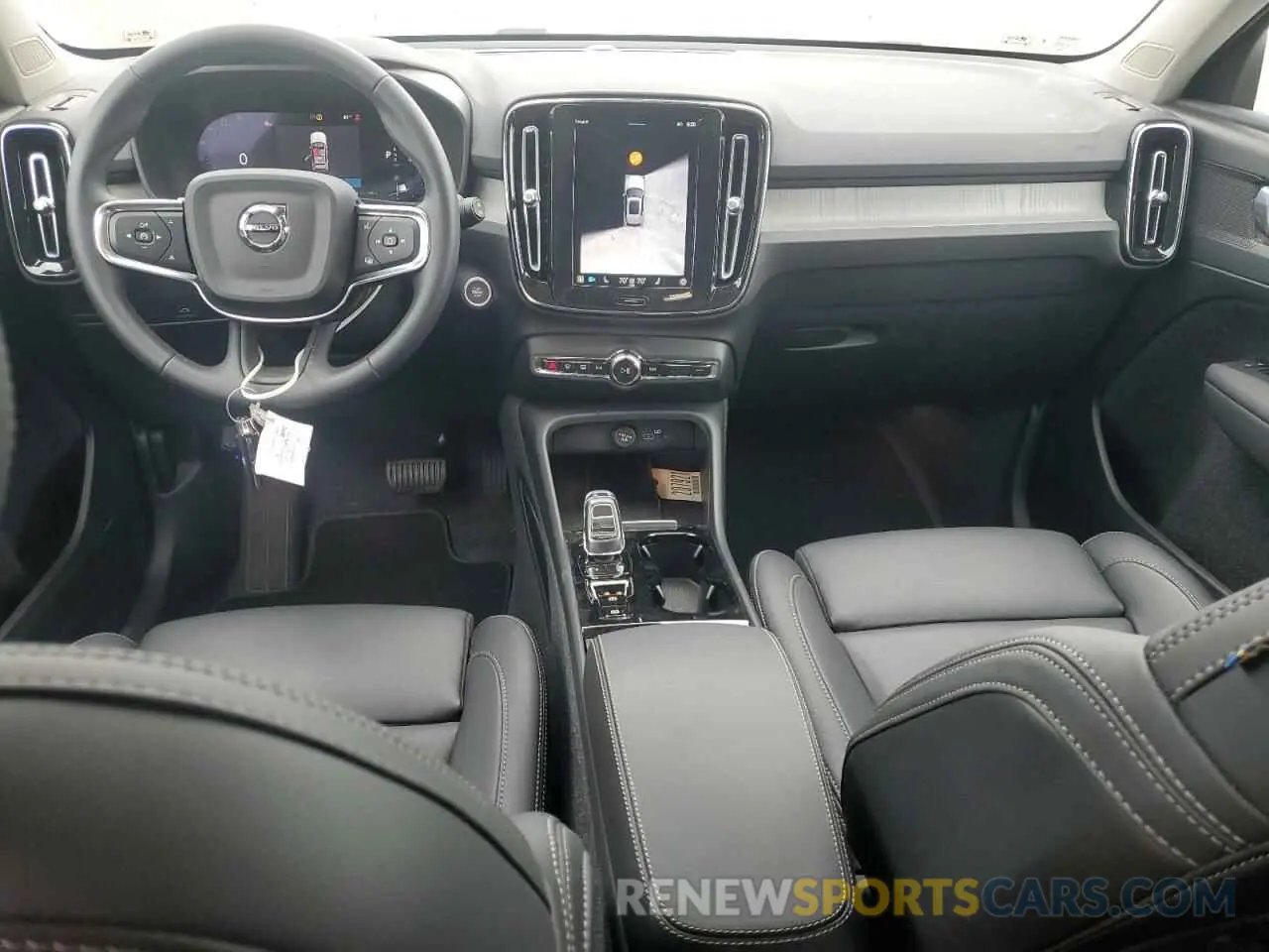8 fotografías del automóvil dañado YV4L12UE8S2505476 VOLVO XC40 PLUS 2025