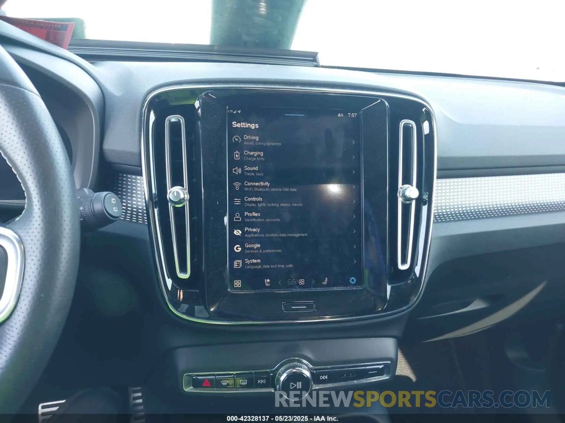 19 fotografías del automóvil dañado YV4ED3UR3M2547274 VOLVO XC40 RECHARGE PURE ELECTRIC 2021