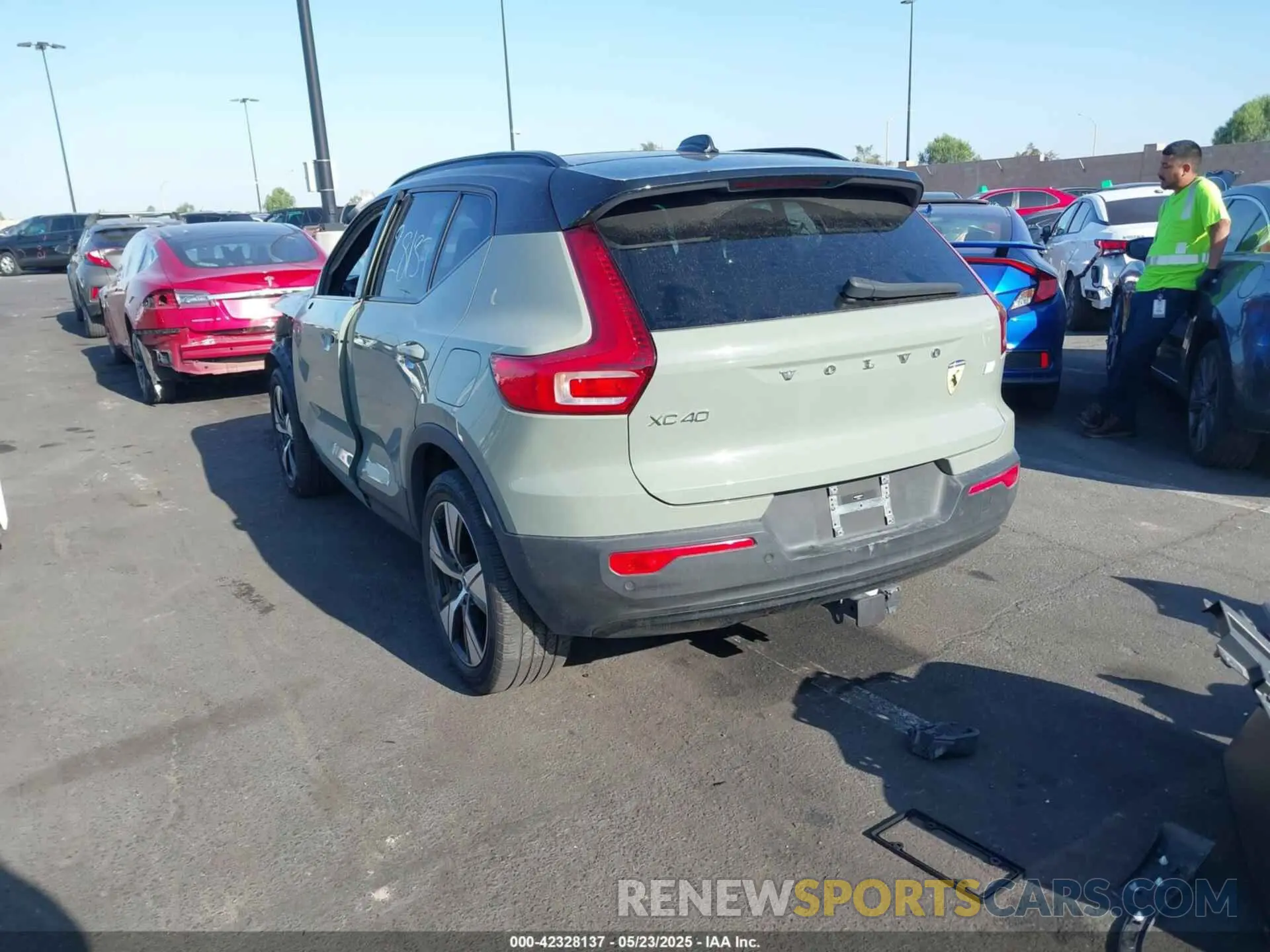 3 fotografías del automóvil dañado YV4ED3UR3M2547274 VOLVO XC40 RECHARGE PURE ELECTRIC 2021
