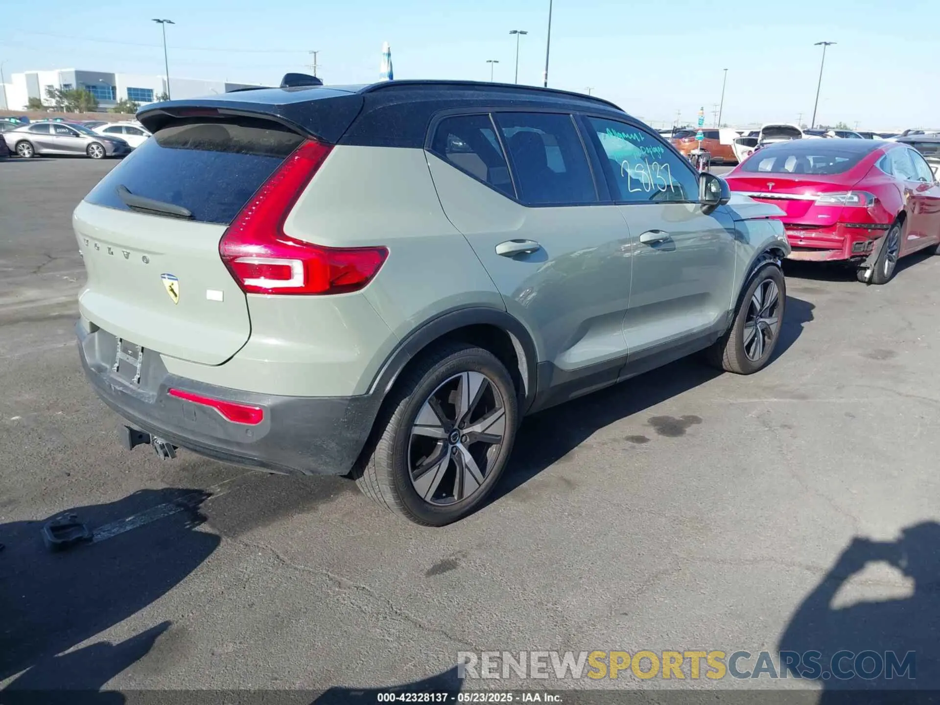 4 fotografías del automóvil dañado YV4ED3UR3M2547274 VOLVO XC40 RECHARGE PURE ELECTRIC 2021