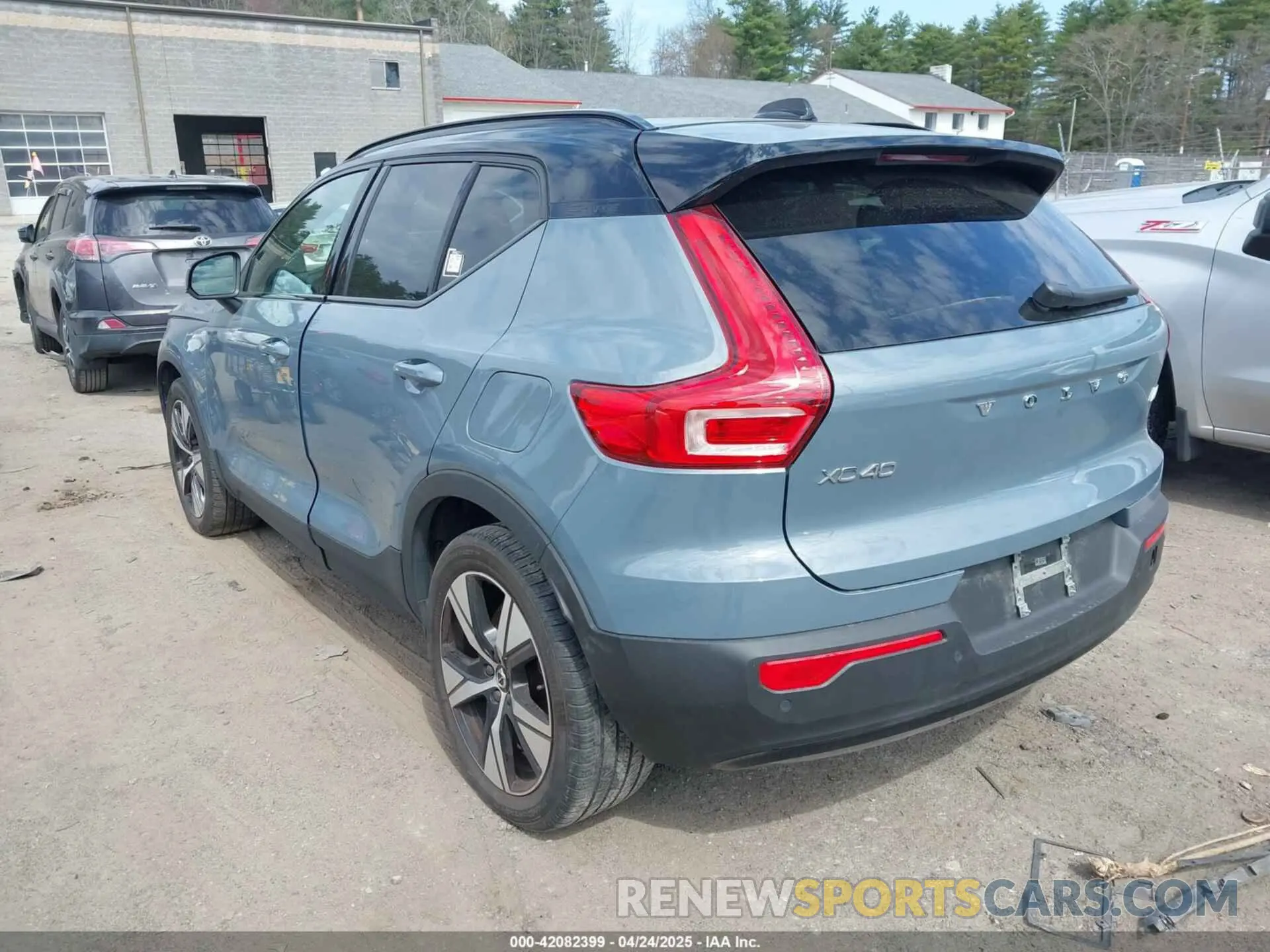 14 fotografías del automóvil dañado YV4ED3UR9M2600401 VOLVO XC40 RECHARGE PURE ELECTRIC 2021