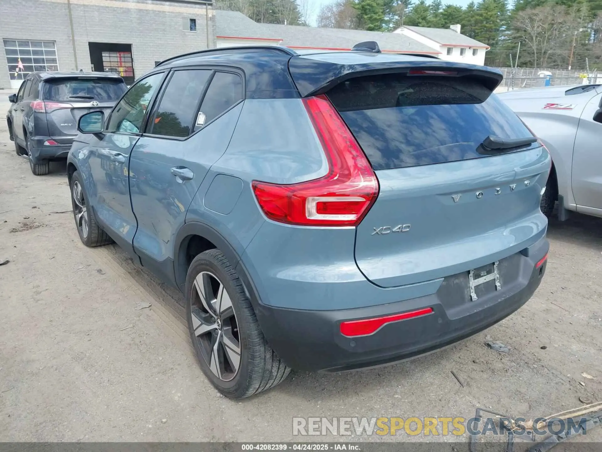 3 fotografías del automóvil dañado YV4ED3UR9M2600401 VOLVO XC40 RECHARGE PURE ELECTRIC 2021