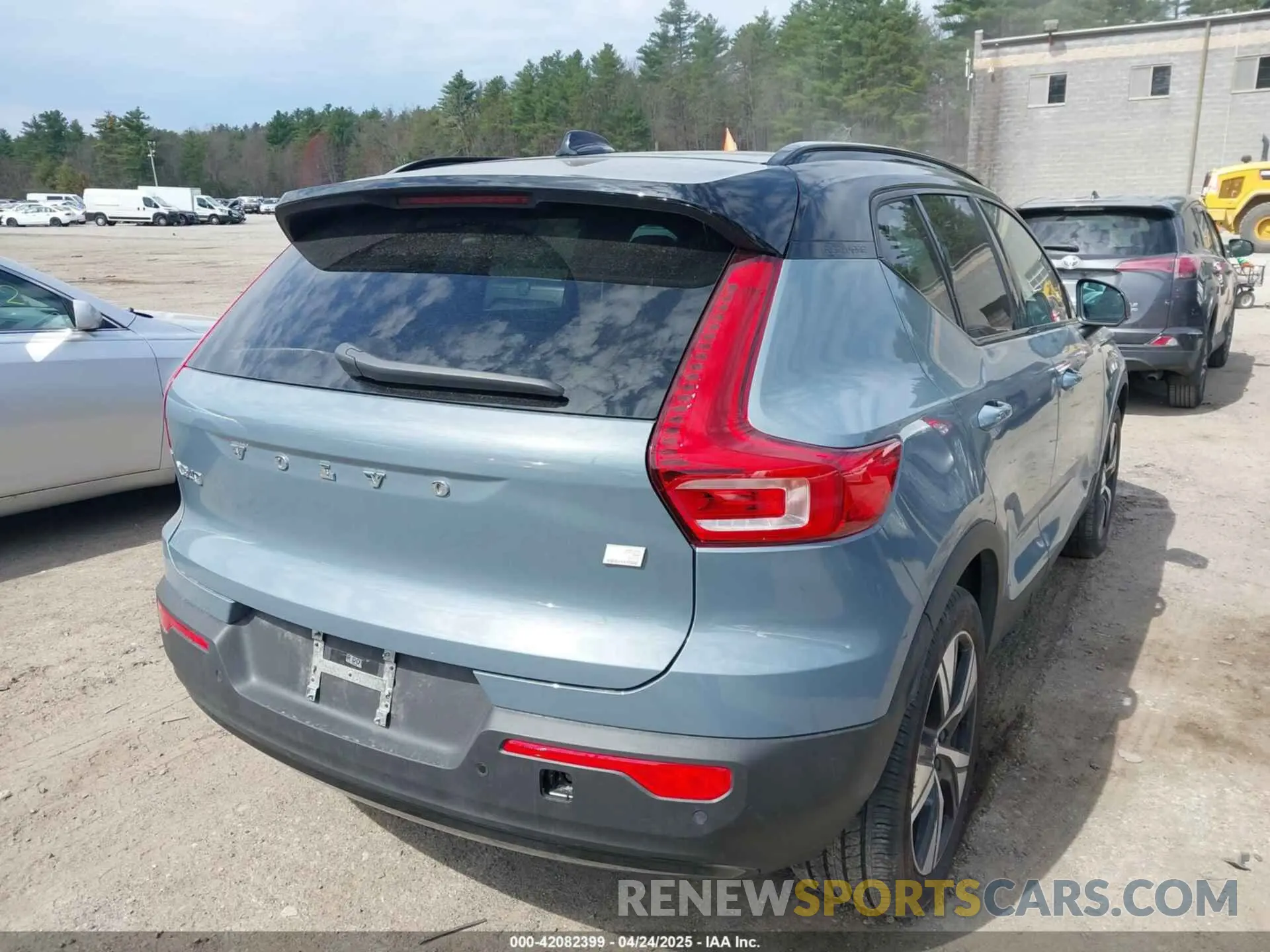 4 fotografías del automóvil dañado YV4ED3UR9M2600401 VOLVO XC40 RECHARGE PURE ELECTRIC 2021