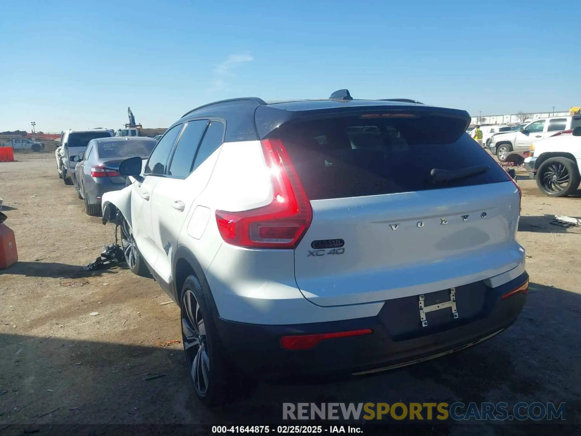 3 fotografías del automóvil dañado YV4ED3URXM2538118 VOLVO XC40 RECHARGE PURE ELECTRIC 2021