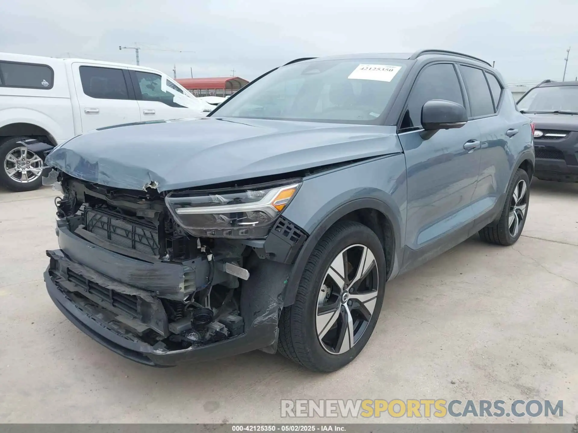 2 fotografías del automóvil dañado YV4ED3UR9N2692112 VOLVO XC40 RECHARGE PURE ELECTRIC 2022