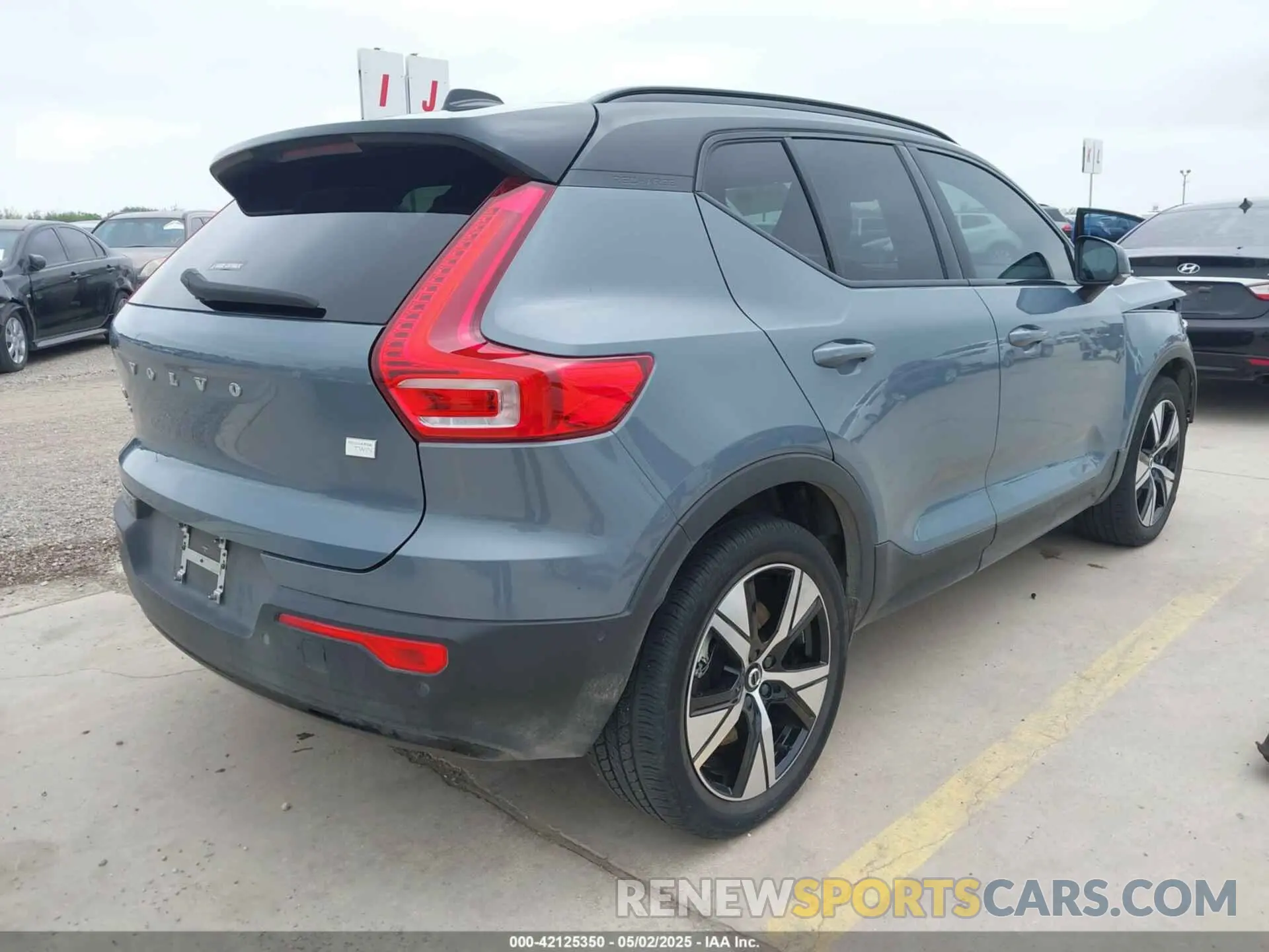4 fotografías del automóvil dañado YV4ED3UR9N2692112 VOLVO XC40 RECHARGE PURE ELECTRIC 2022
