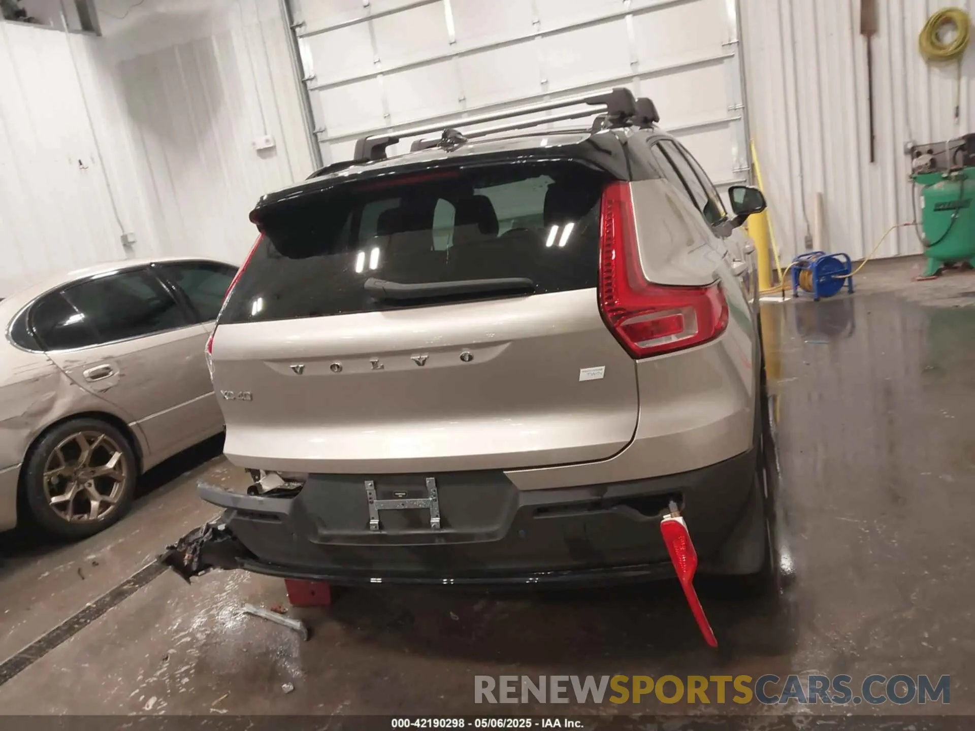 17 fotografías del automóvil dañado YV4ED3UM1P2023016 VOLVO XC40 RECHARGE PURE ELECTRIC 2023