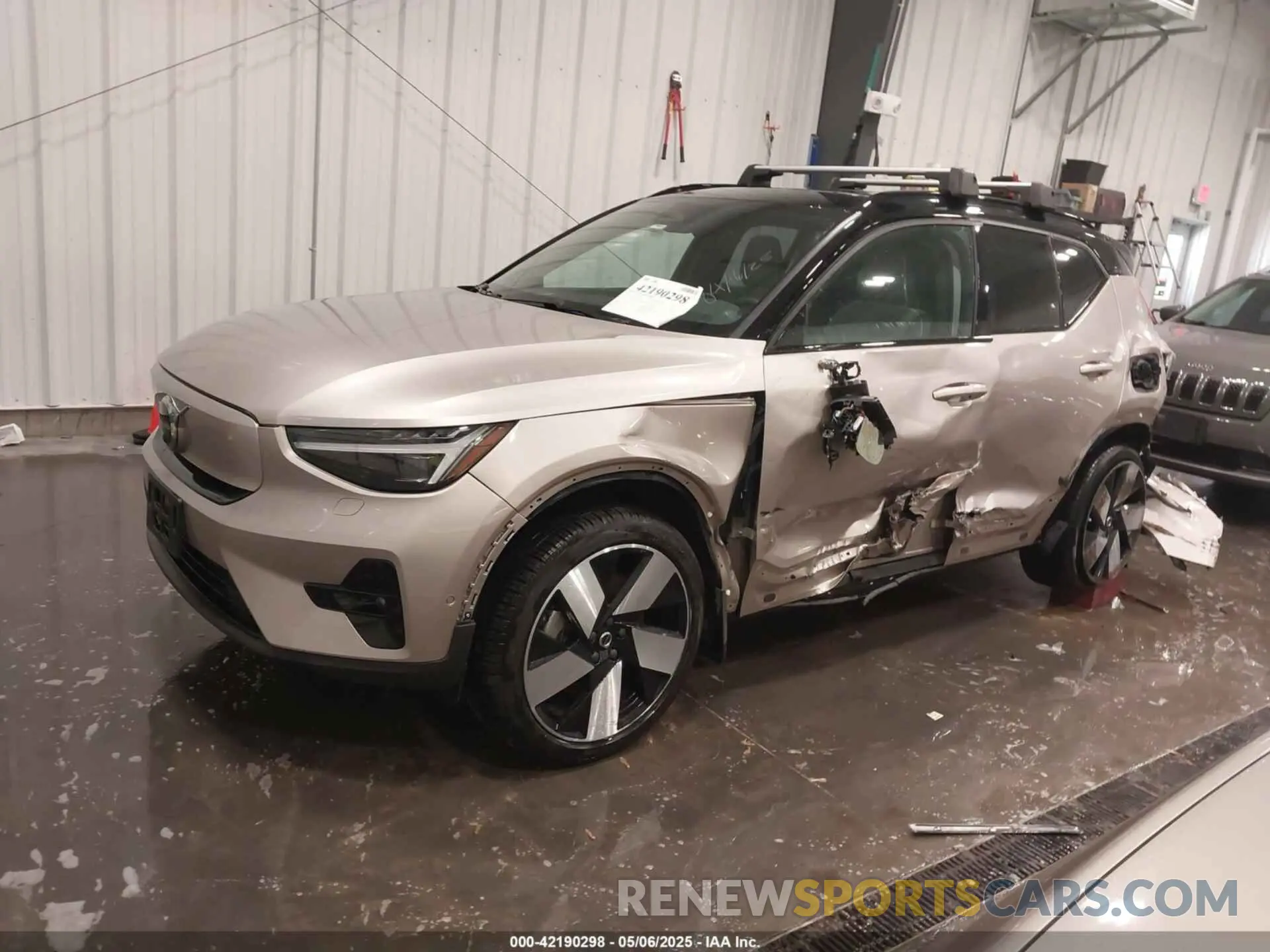 2 fotografías del automóvil dañado YV4ED3UM1P2023016 VOLVO XC40 RECHARGE PURE ELECTRIC 2023