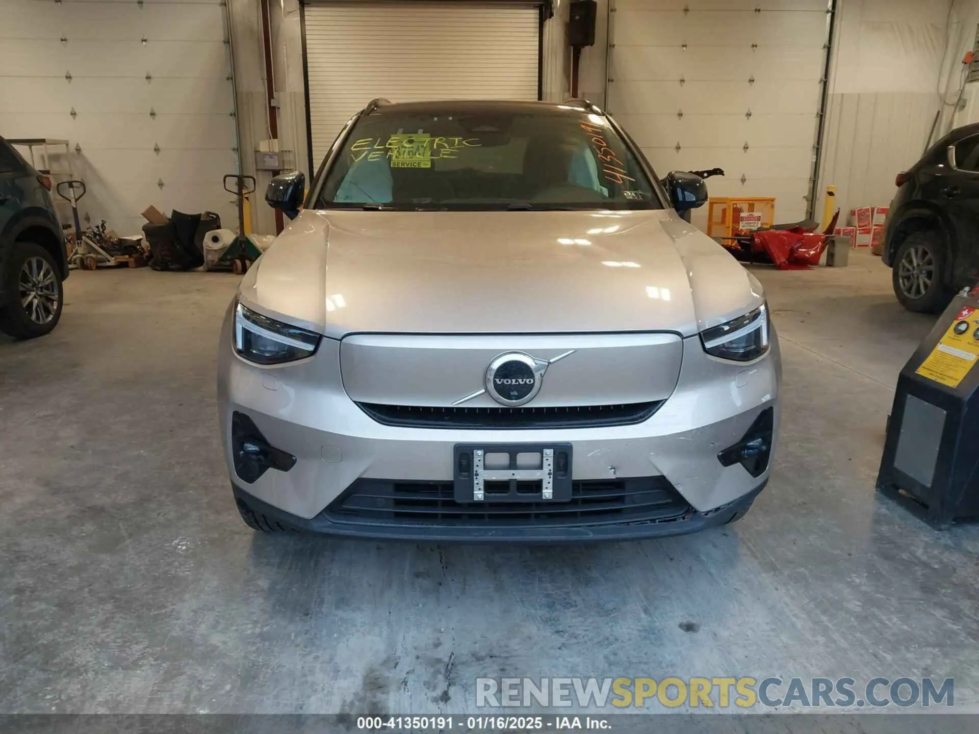 12 fotografías del automóvil dañado YV4ED3UM4P2052302 VOLVO XC40 RECHARGE PURE ELECTRIC 2023
