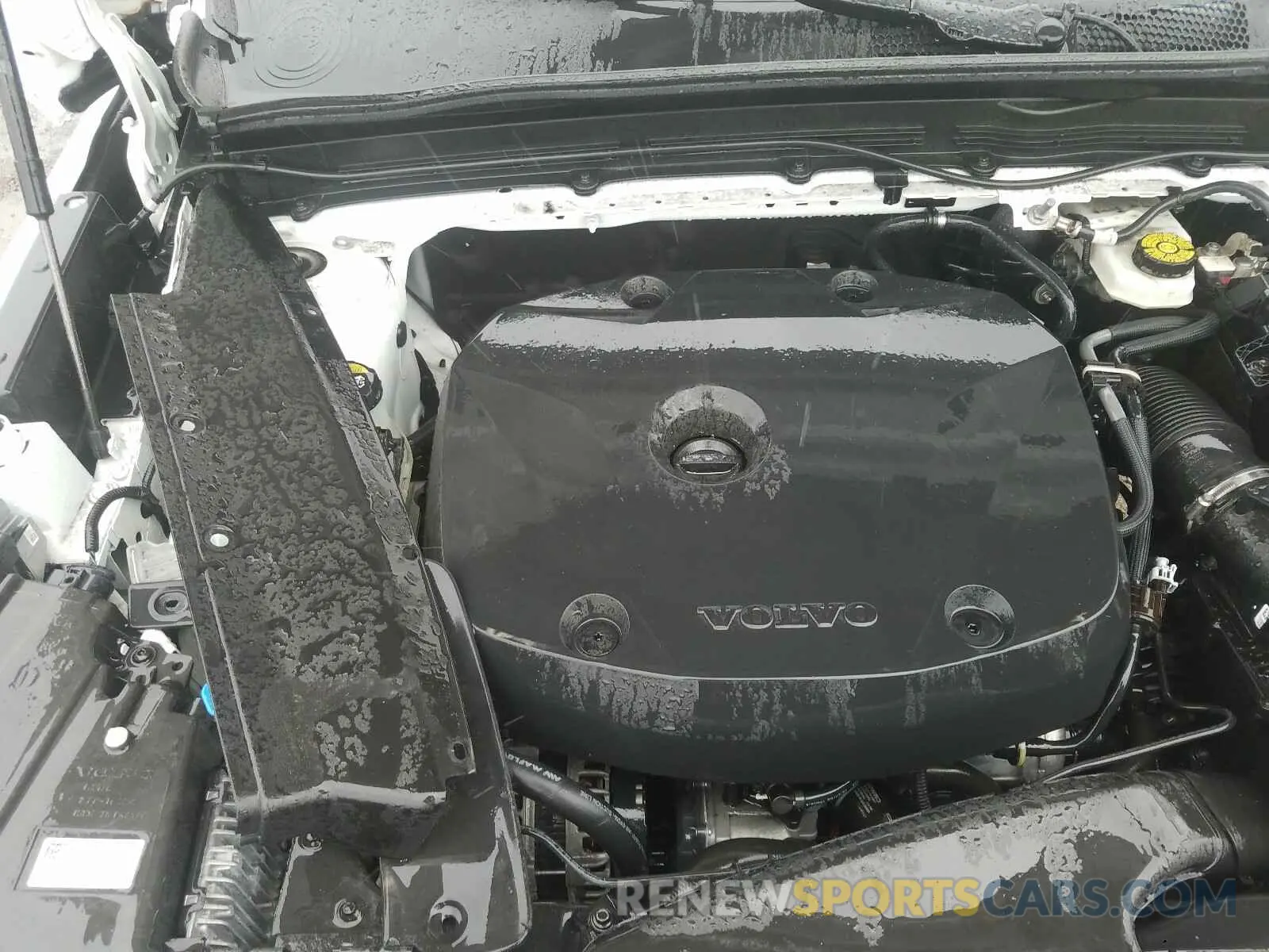 7 fotografías del automóvil dañado YV4AC2HM3K2075004 VOLVO XC40 T4 R- 2019