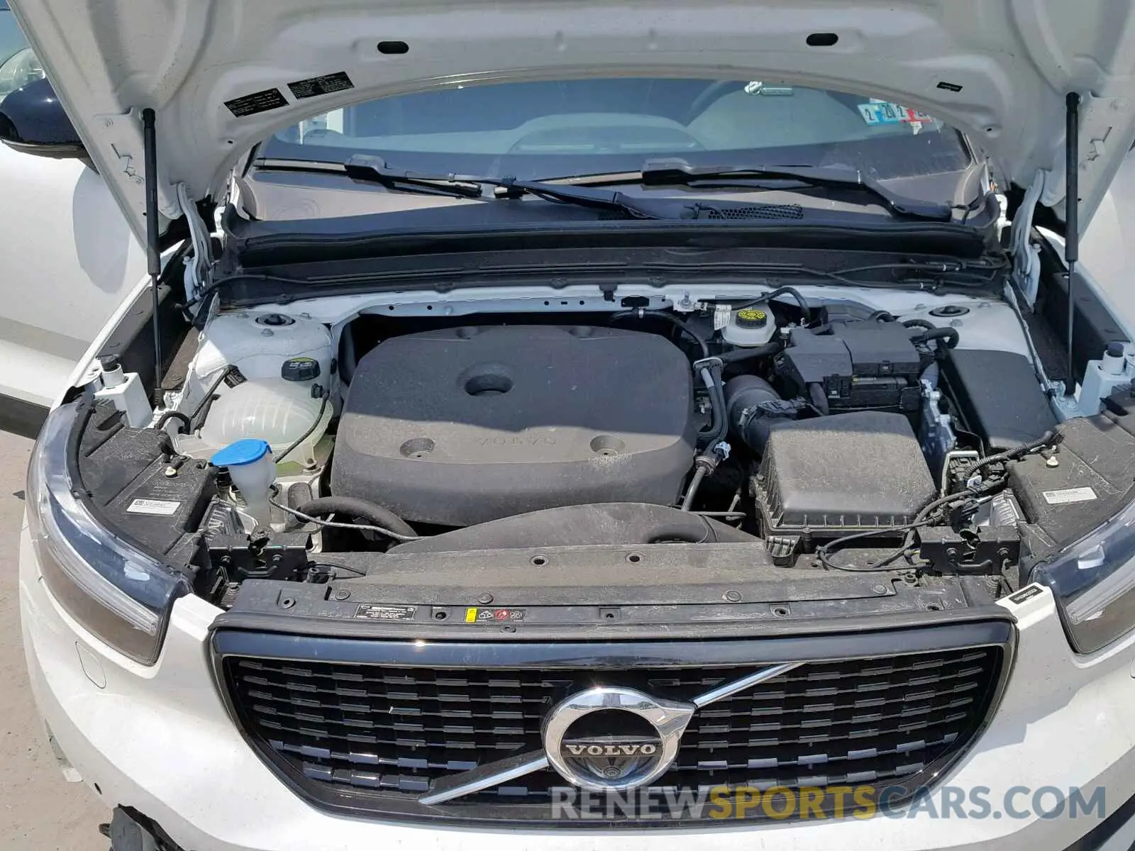 7 fotografías del automóvil dañado YV4162UM0K2053636 VOLVO XC40 T5 2019